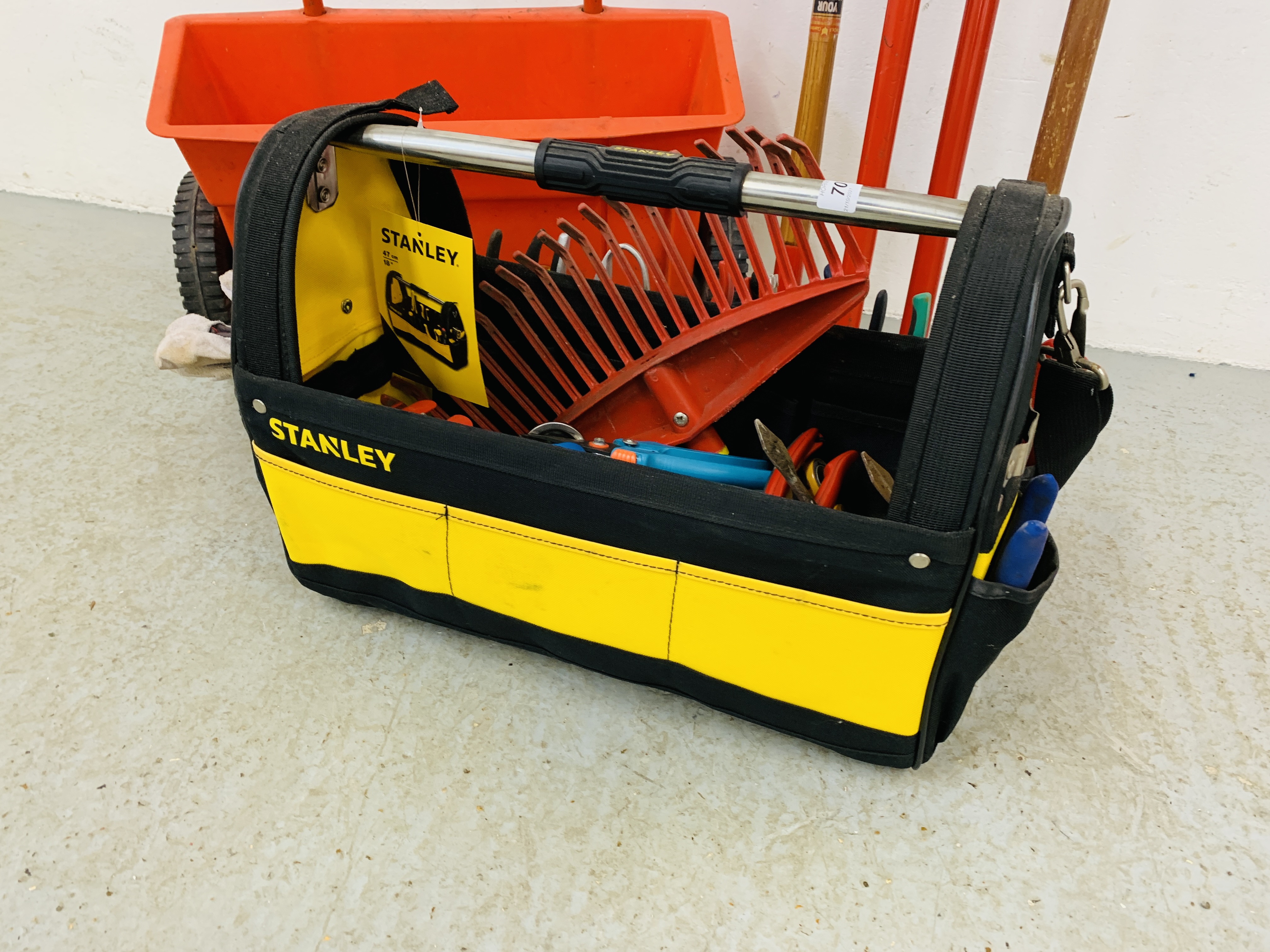 A STANLEY TOOL BAG CONTAINING MAINLY WOLF GARTEN TOOLS AND WOLF GARTEN POLES AND SPREADER - Image 2 of 9