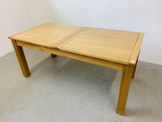 A LARGE QUALITY MODERN OAK EXTENDING DINING TABLE - EXTENDED LENGTH 2.4M - CLOSED LENGTH 1.