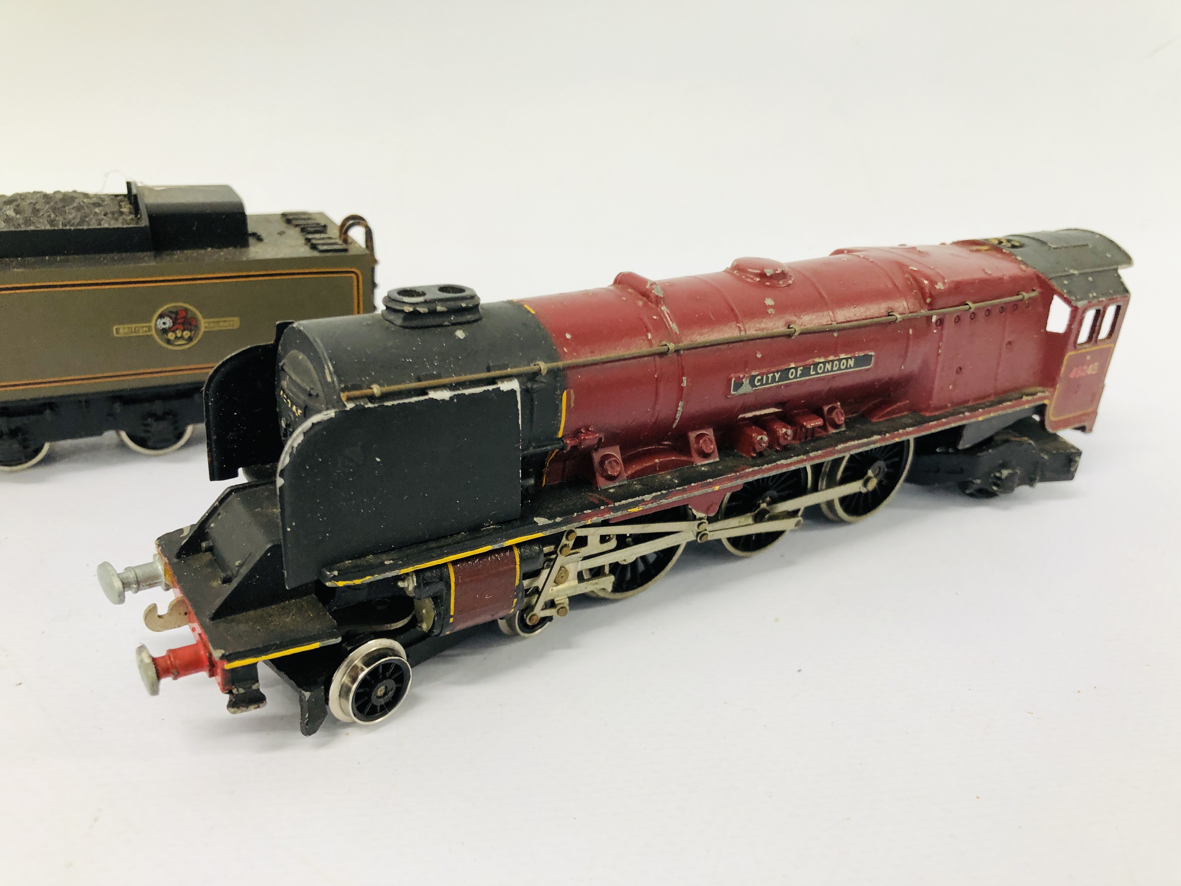 3 X WRENN 00 GAUGE LOCOMOTIVES AND TENDERS TO INCLUDE CITY OF WELLS, - Image 9 of 14