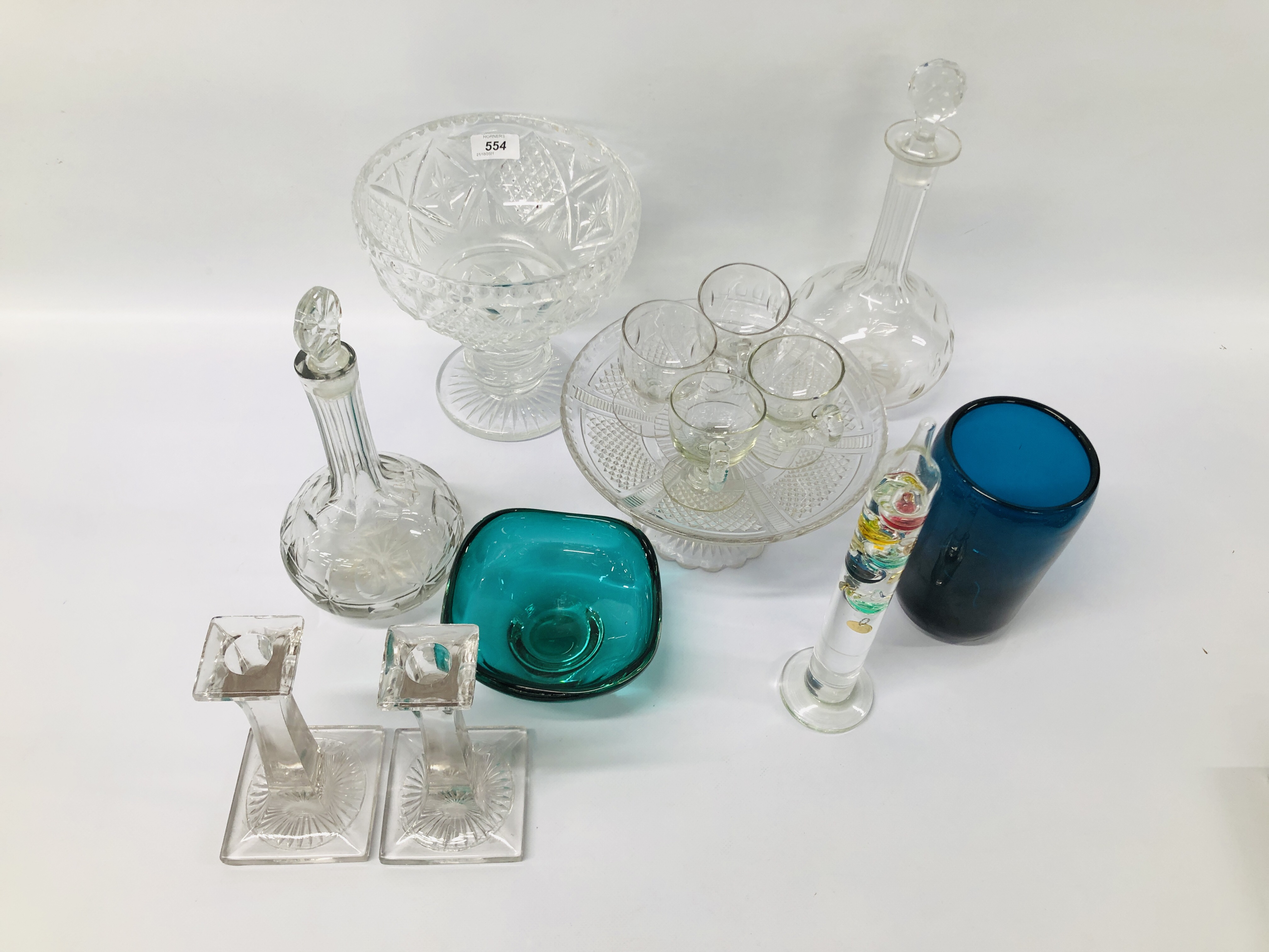 COLLECTION OF GLASSWARE TO INCLUDE VINTAGE DECANTERS, CAKE STAND, BLUE GLASS VASE, - Image 2 of 20