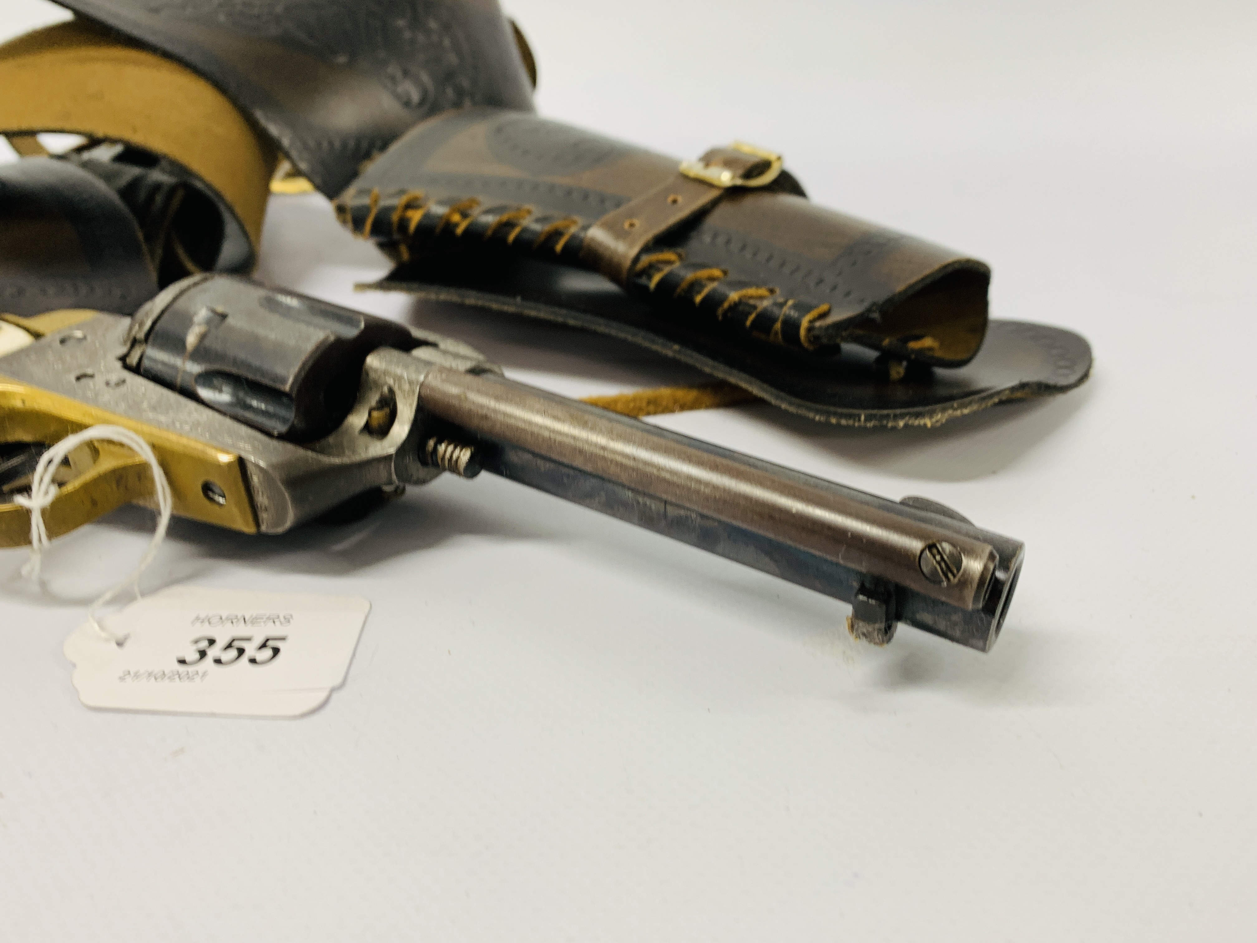 A REPLICA WESTERN STYLE REVOLVER, THE BARREL MARKED ADLER ITALY MOD. - Image 3 of 5