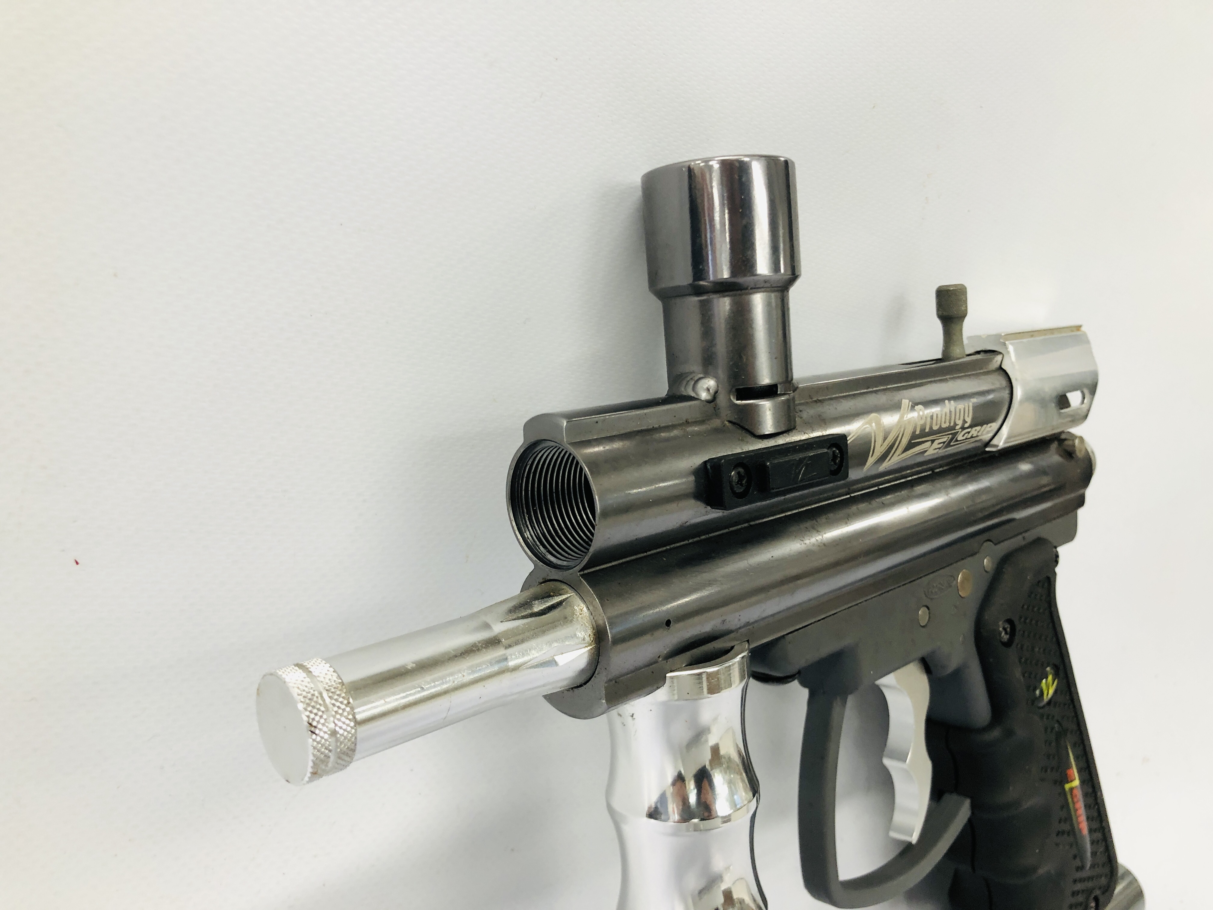 A PRODIGY VLE GRIP PAINTBALL GUN AS NEW - Image 6 of 12