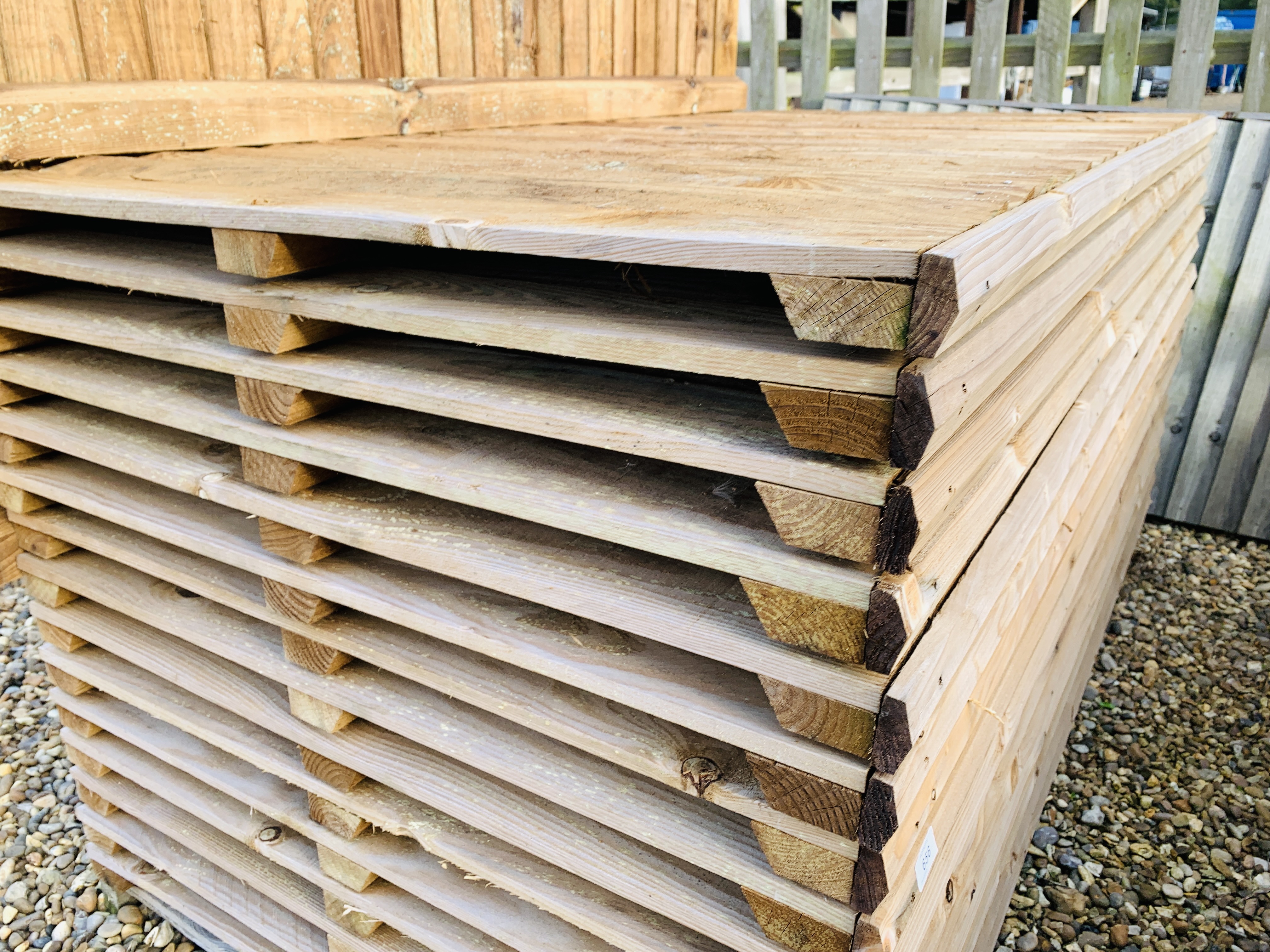 8 X AS NEW TREATED TIMBER CLOSE BOARDED 6FT X 3FT FENCING PANELS - Image 2 of 4
