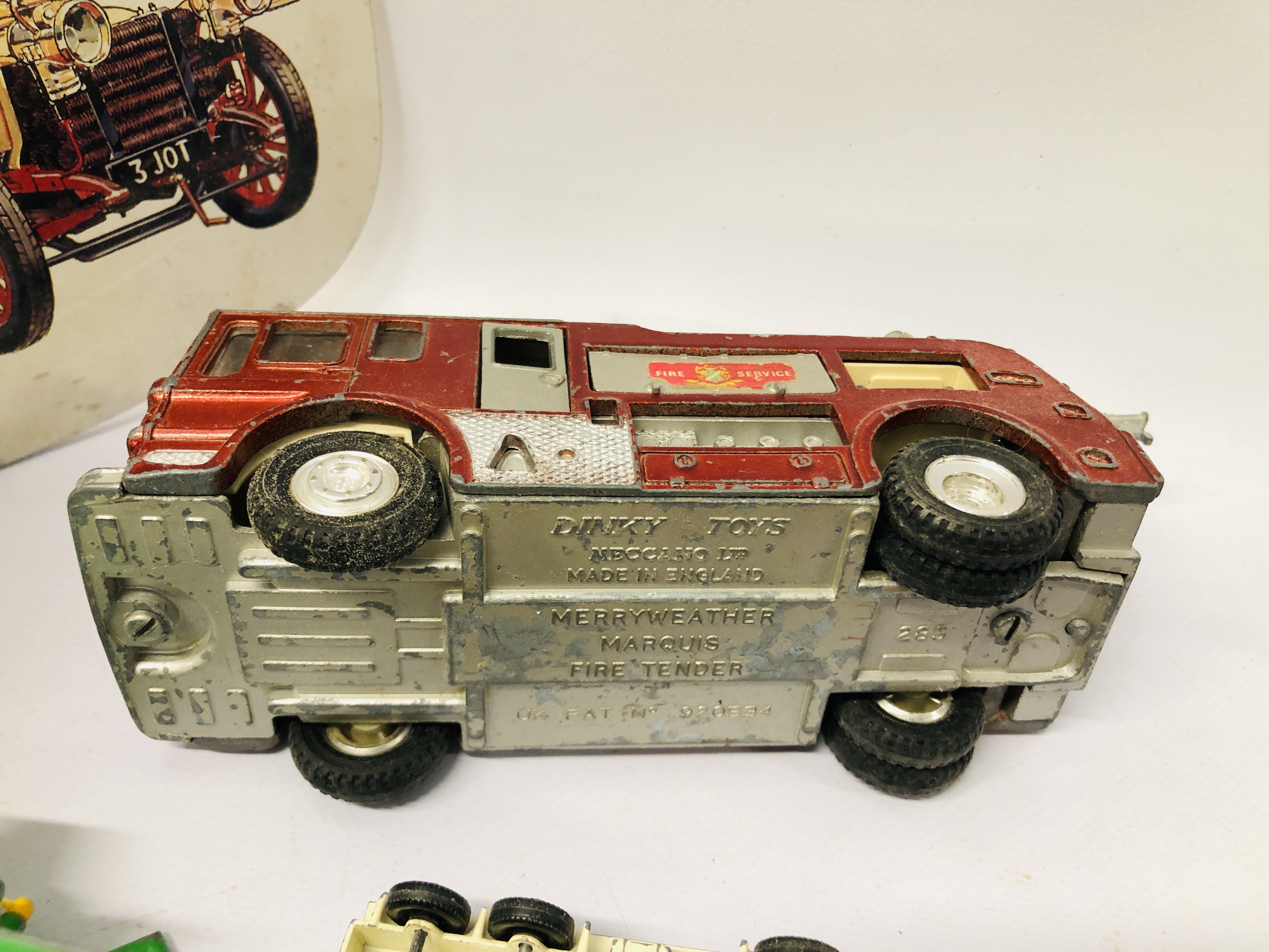A COLLECTION OF DIE-CAST VEHICLES TO INCLUDE CORGI, LLEDO, MATCHBOX, - Image 15 of 22