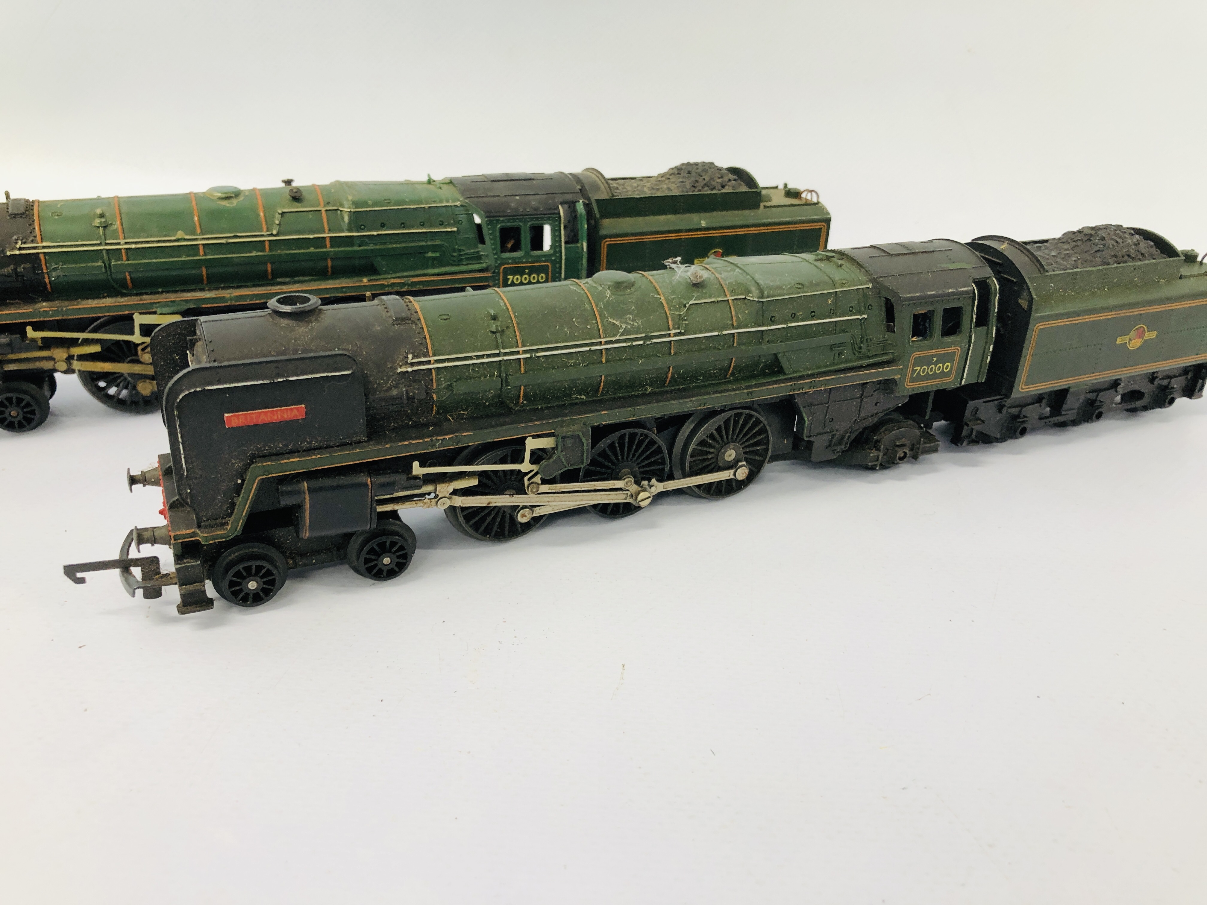 2 X TRIANG 00 GAUGE LOCOMOTIVES AND TENDERS INCLUDING BRITTANIA - Image 4 of 14