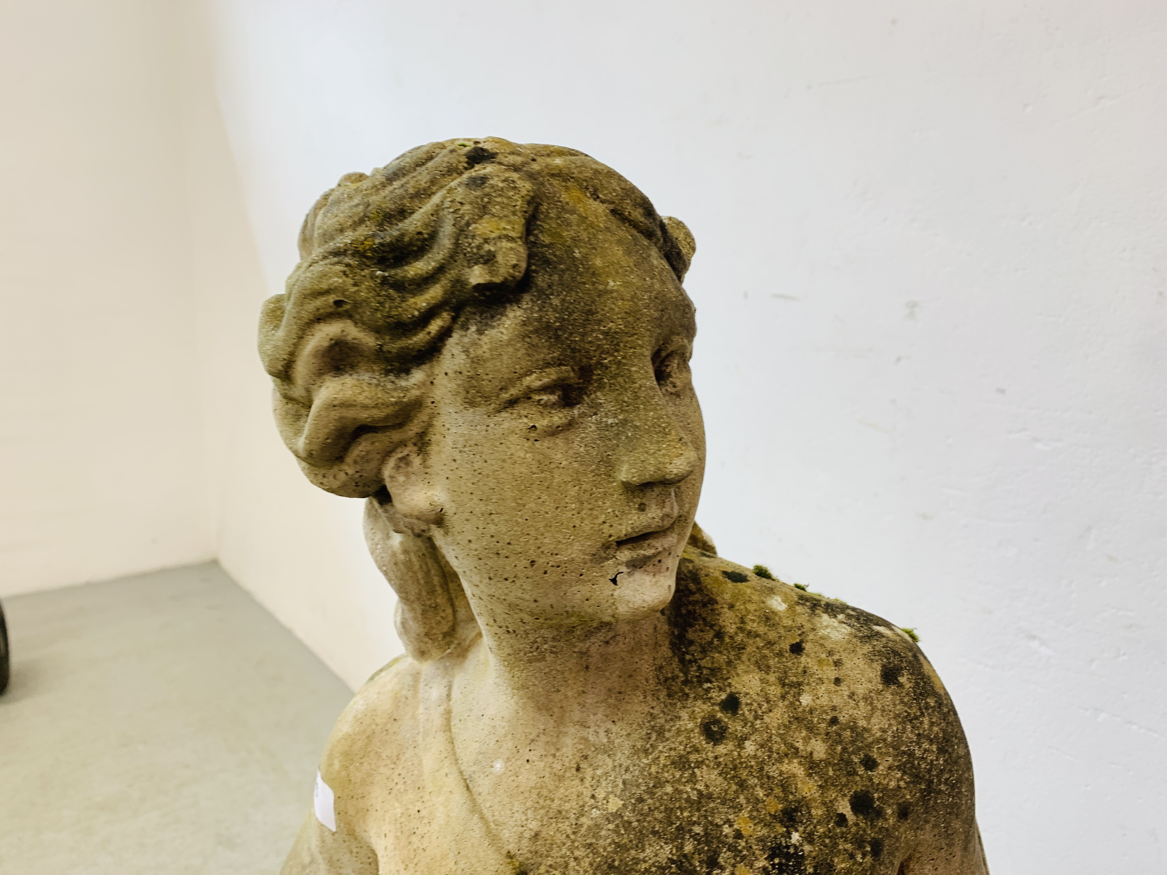 STONEWORK GARDEN CLASSICAL FEMALE FIGURE - HEIGHT 120CM. - Image 2 of 11