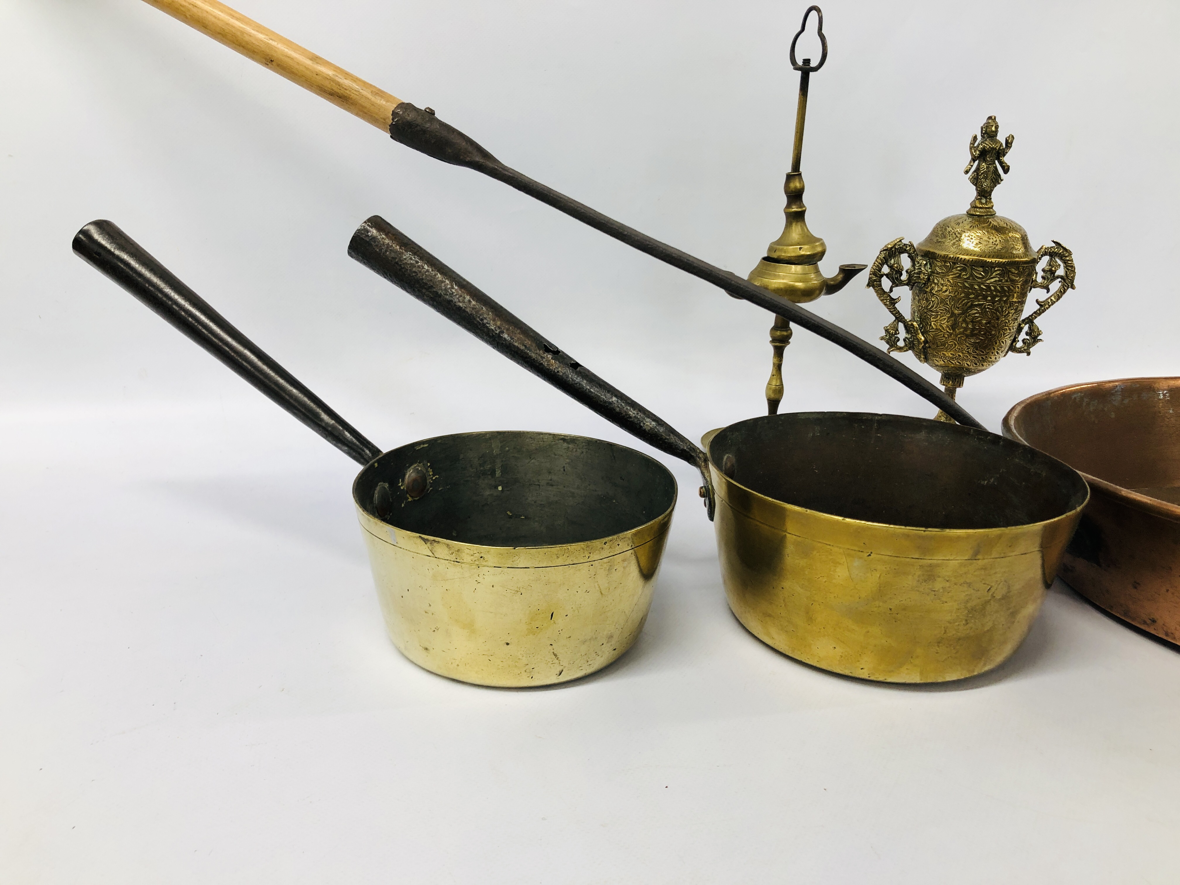 LARGE VINTAGE COPPER PAN WITH HANDLE, 2 GRADUATED BRASS PANS, - Image 3 of 16