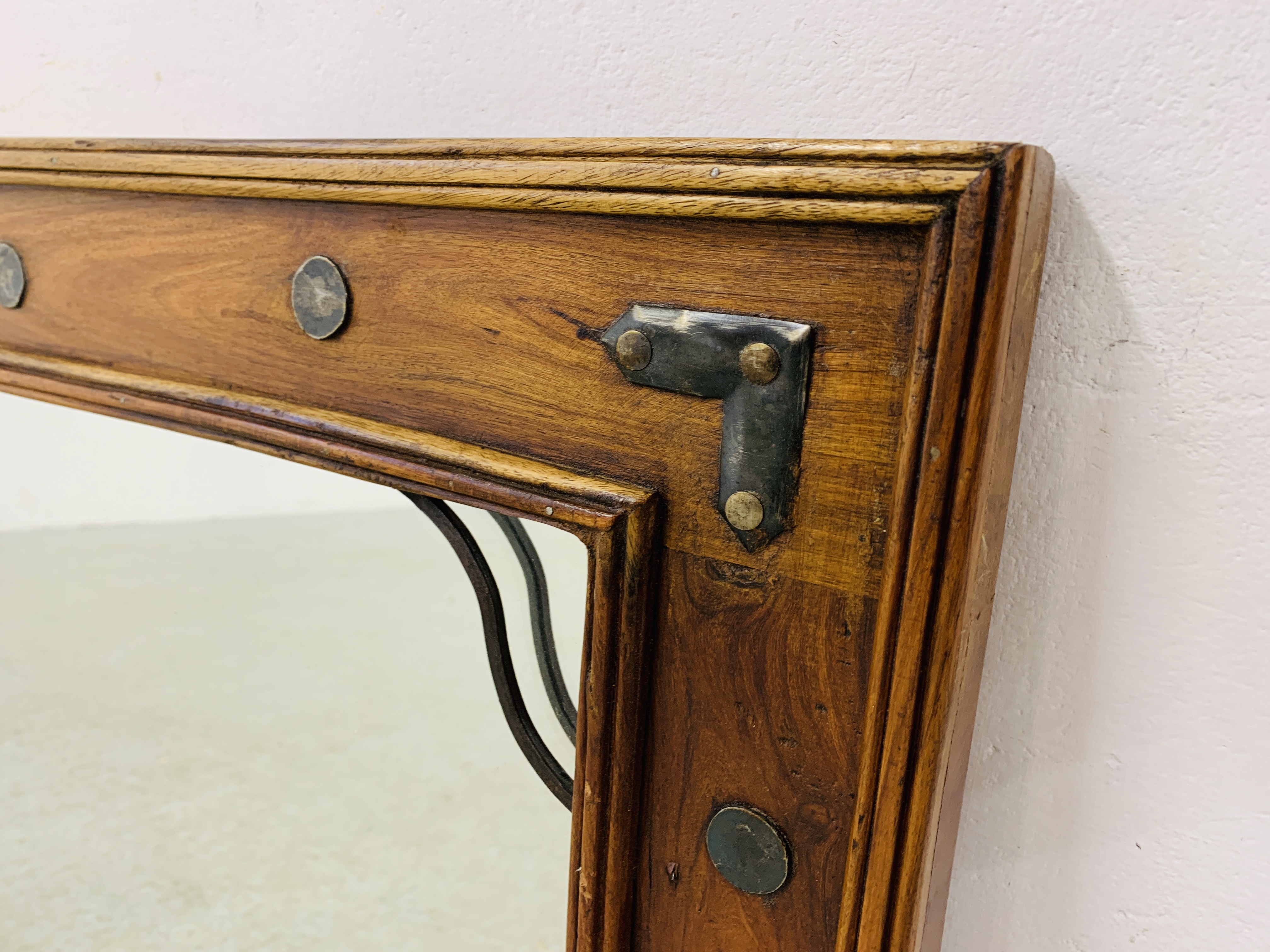 A RUSTIC HARDWOOD RECTANGULAR WALL MIRROR WITH IRON CRAFT DETAIL - Image 2 of 3