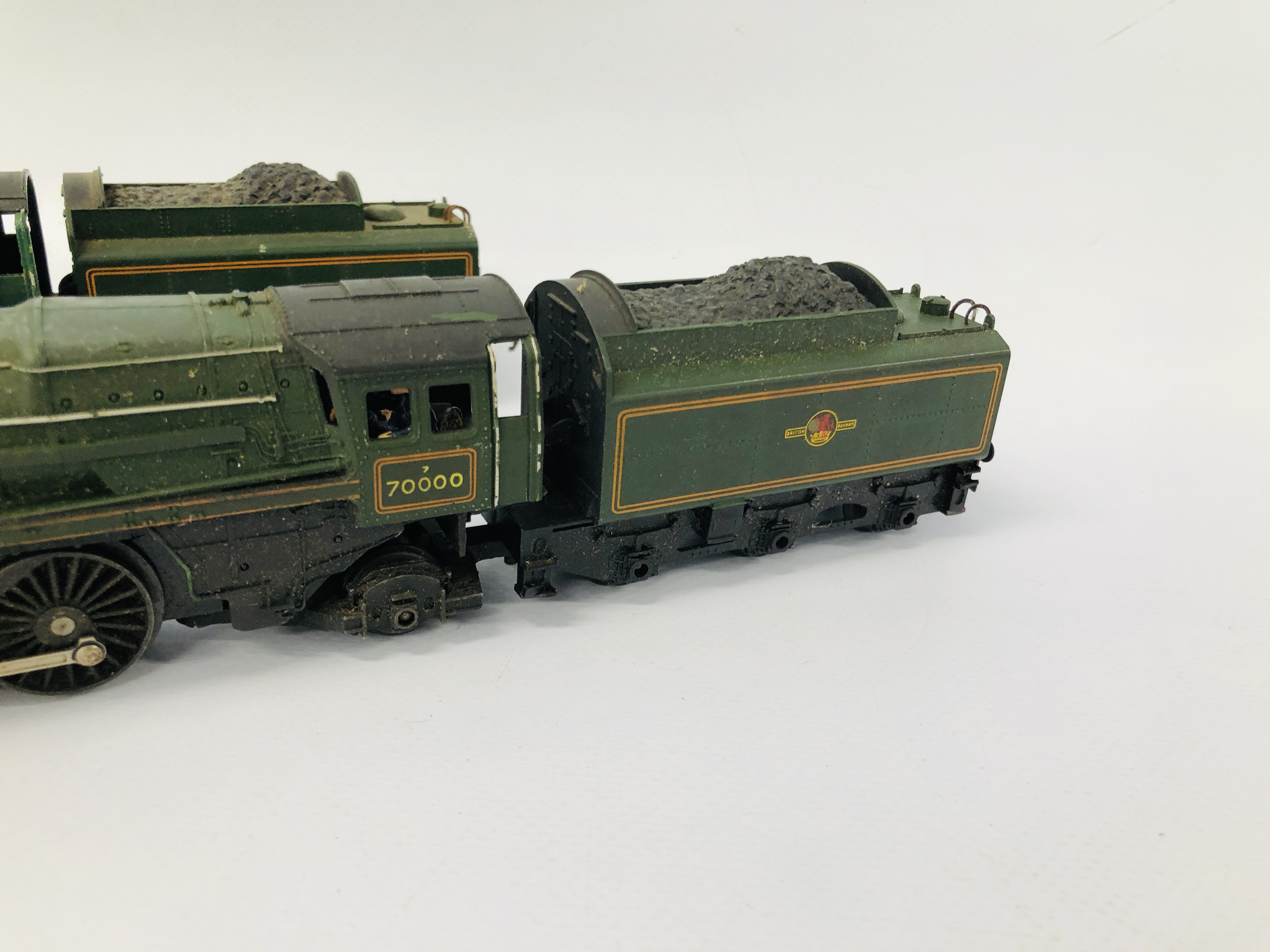 2 X TRIANG 00 GAUGE LOCOMOTIVES AND TENDERS INCLUDING BRITTANIA - Image 3 of 14