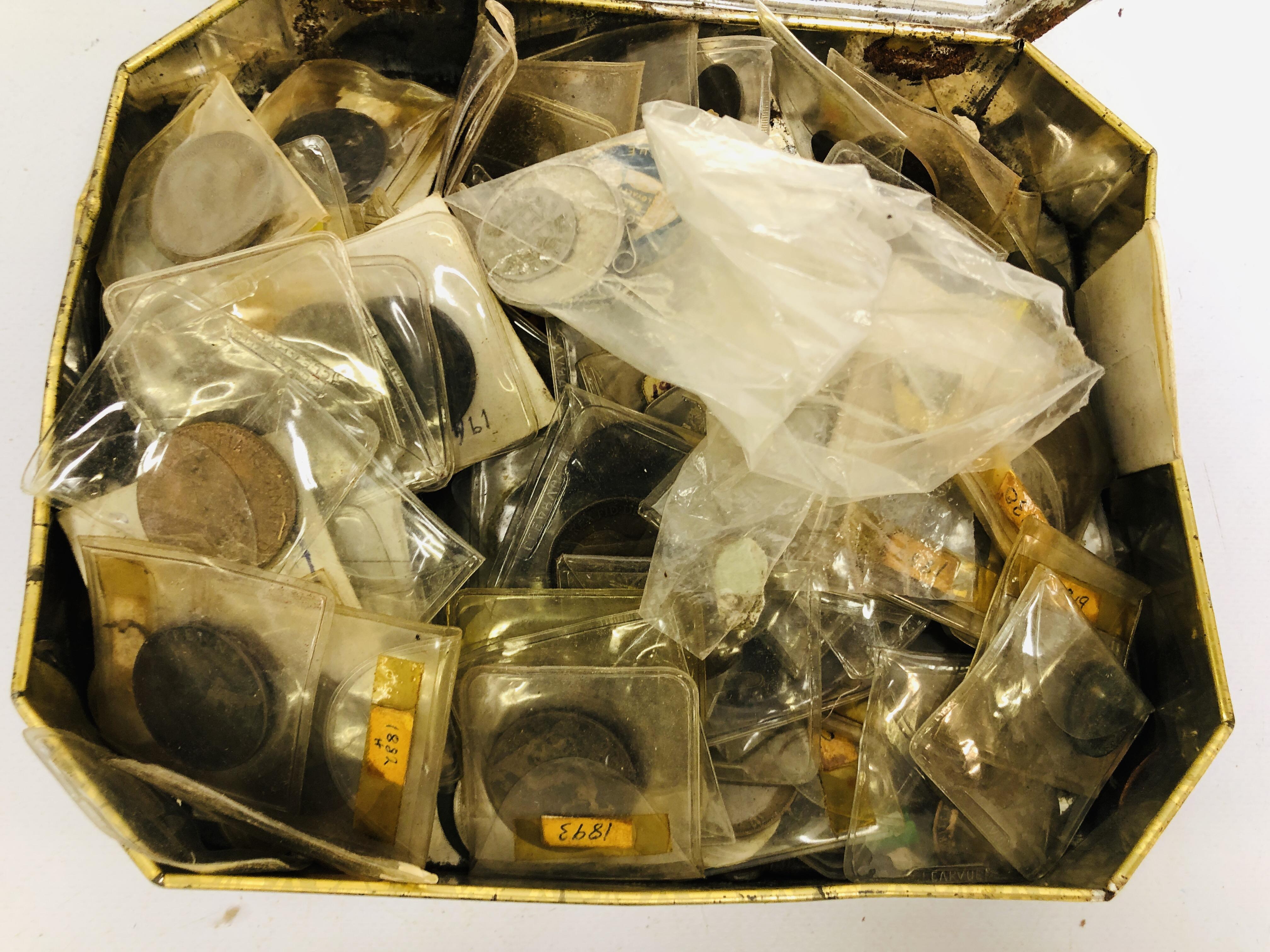 A TIN CONTAINING AN ASSORTMENT OF MIXED COINAGE - Image 2 of 5