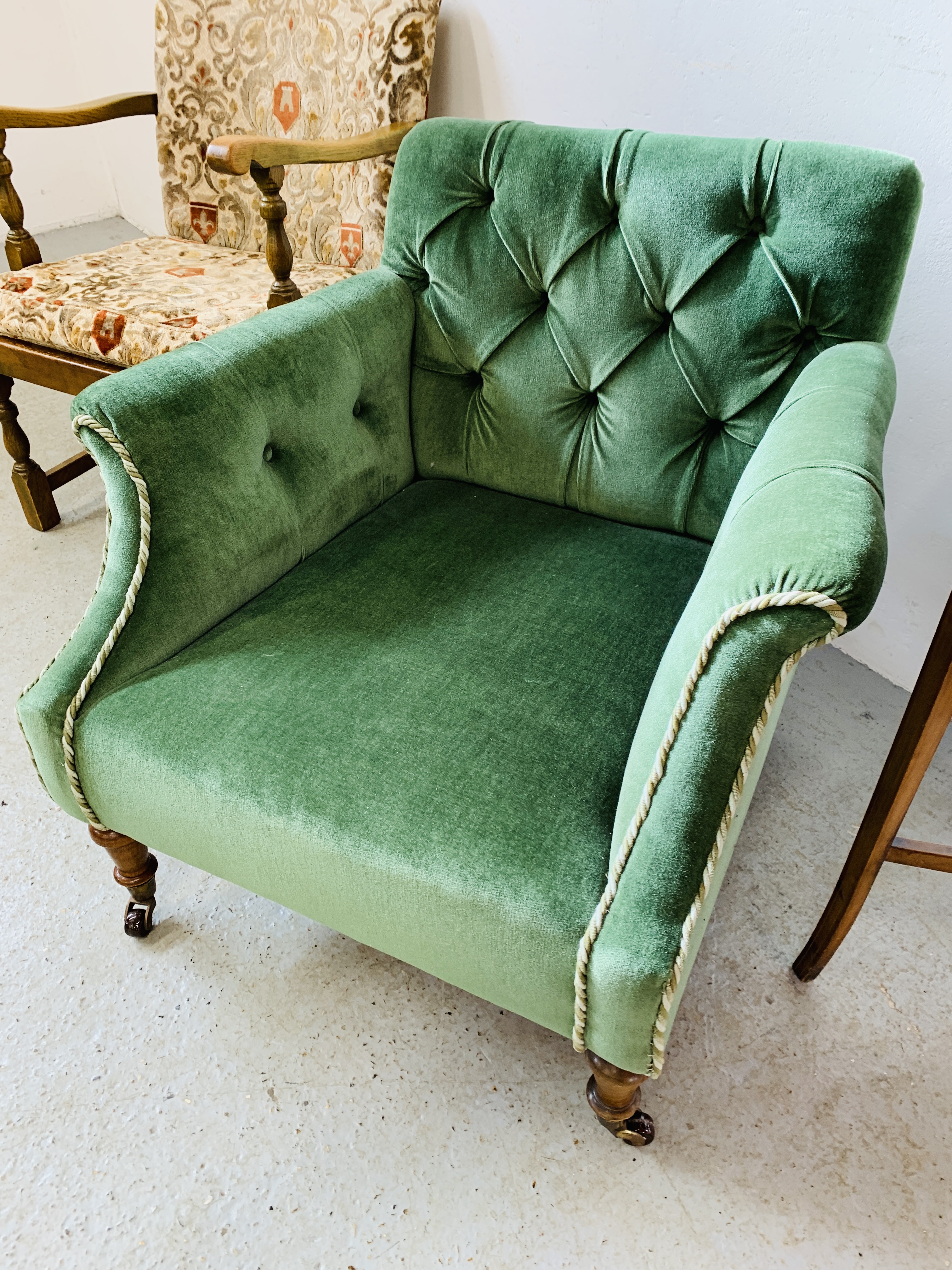 AN OAK FRAMED ARM CHAIR WITH TAPESTRY SEAT AND BACK, A GREEN UPHOLSTERED BUTTON BACK ARM CHAIR, - Image 5 of 7