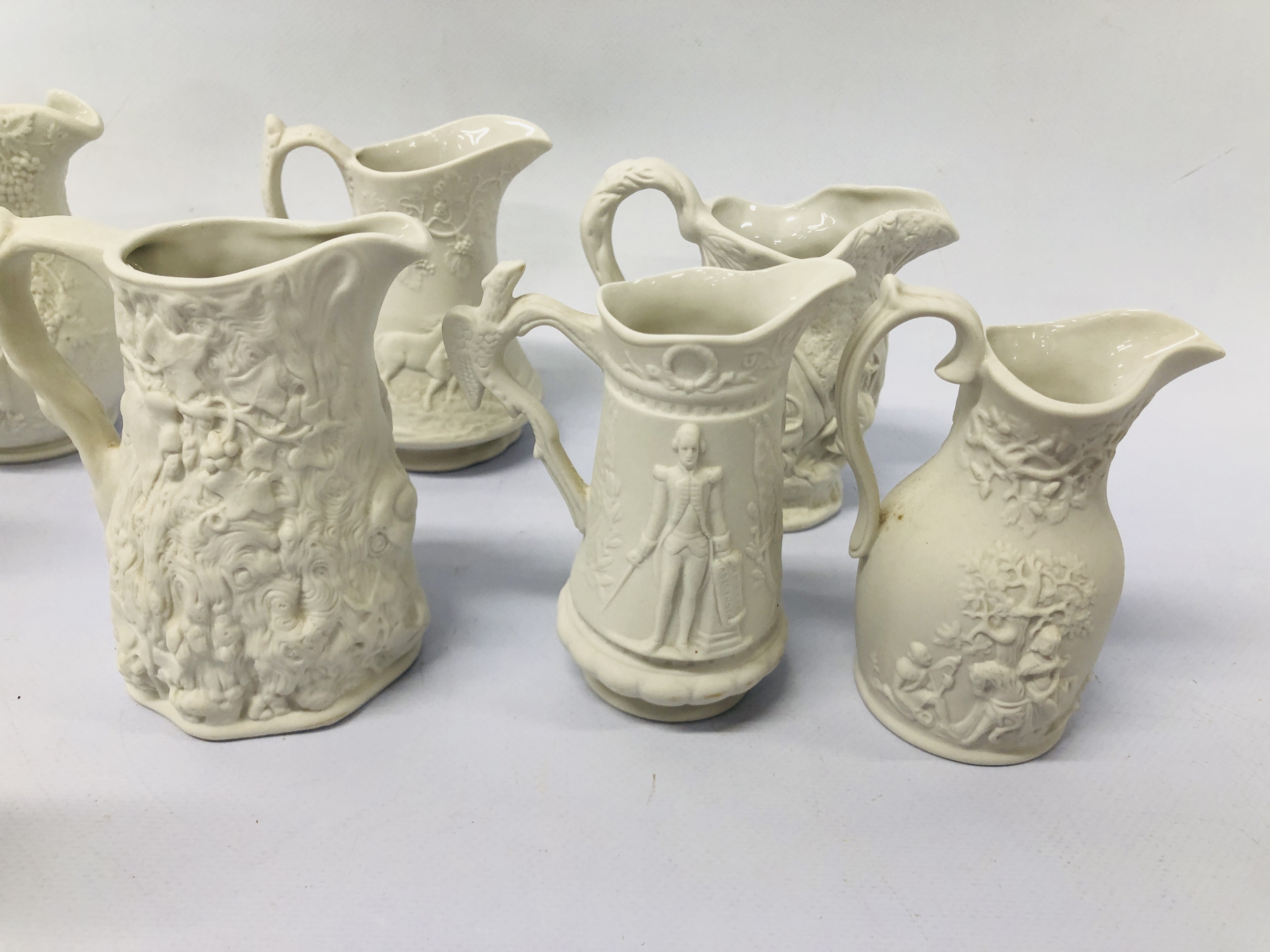 13 X PORTMERION PORCELAIN MINIATURE JUGS "BRITISH HERITAGE COLLECTION" - Image 4 of 8