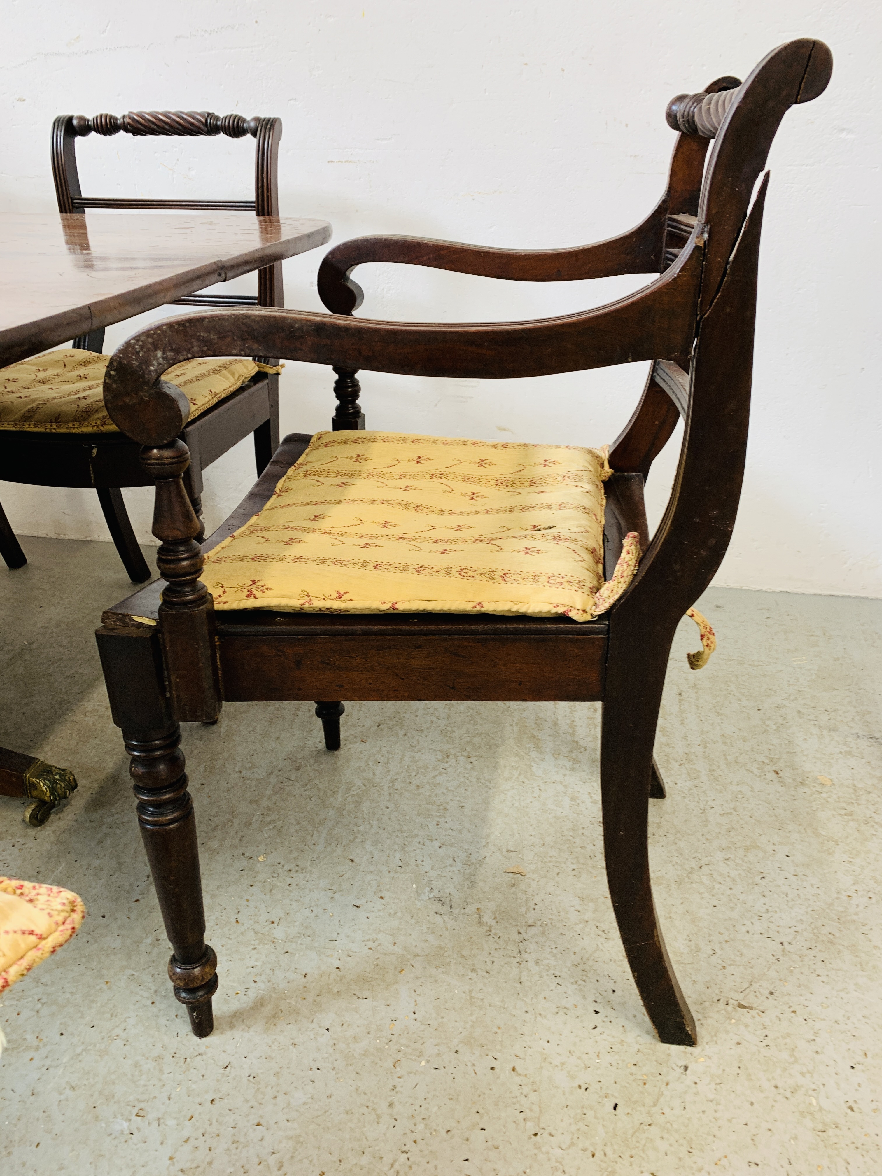 A SET OF 6 REGENCY MAHOGANY ROPE BACK DINING CHAIRS, 4 SIDE 2 CARVER, (1 CARVER A/F, - Image 8 of 12