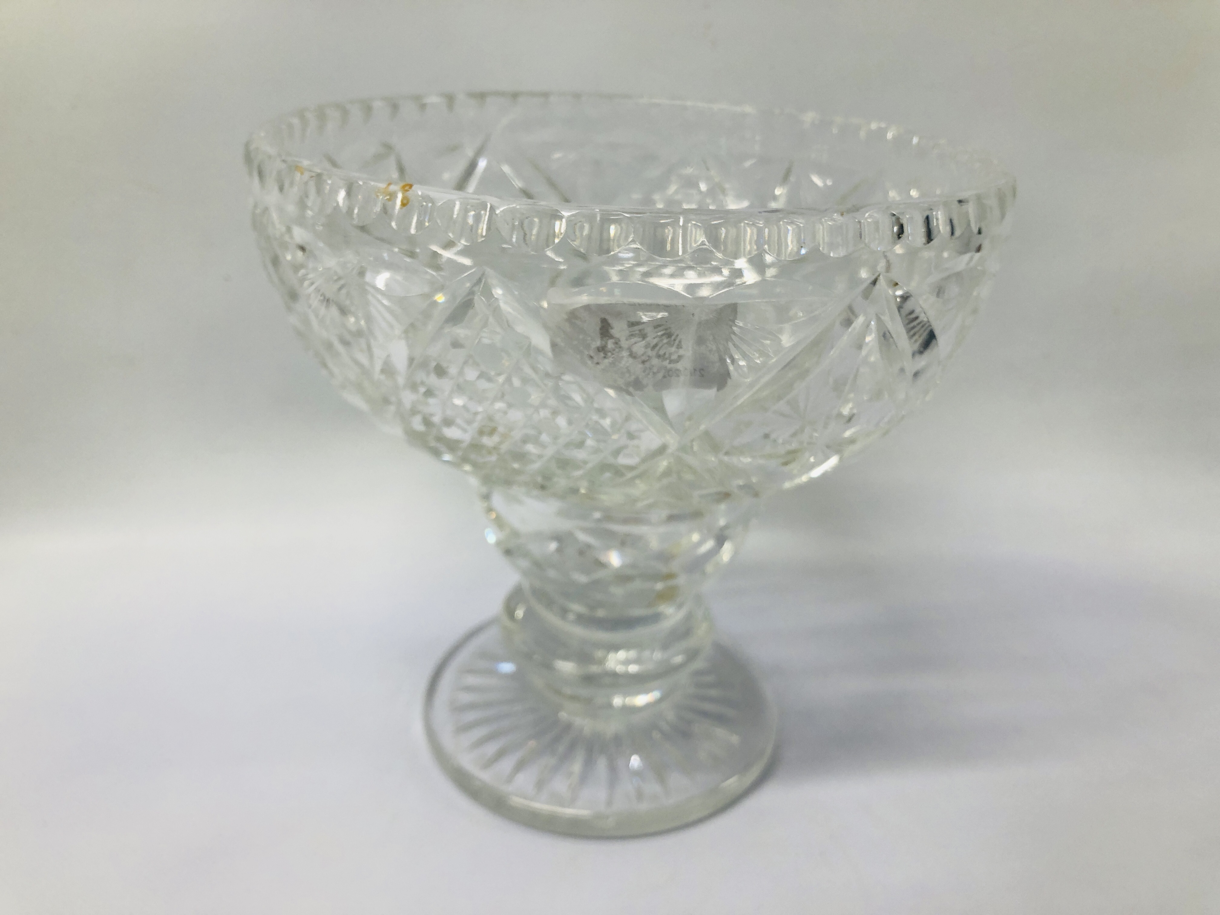 COLLECTION OF GLASSWARE TO INCLUDE VINTAGE DECANTERS, CAKE STAND, BLUE GLASS VASE, - Image 14 of 20