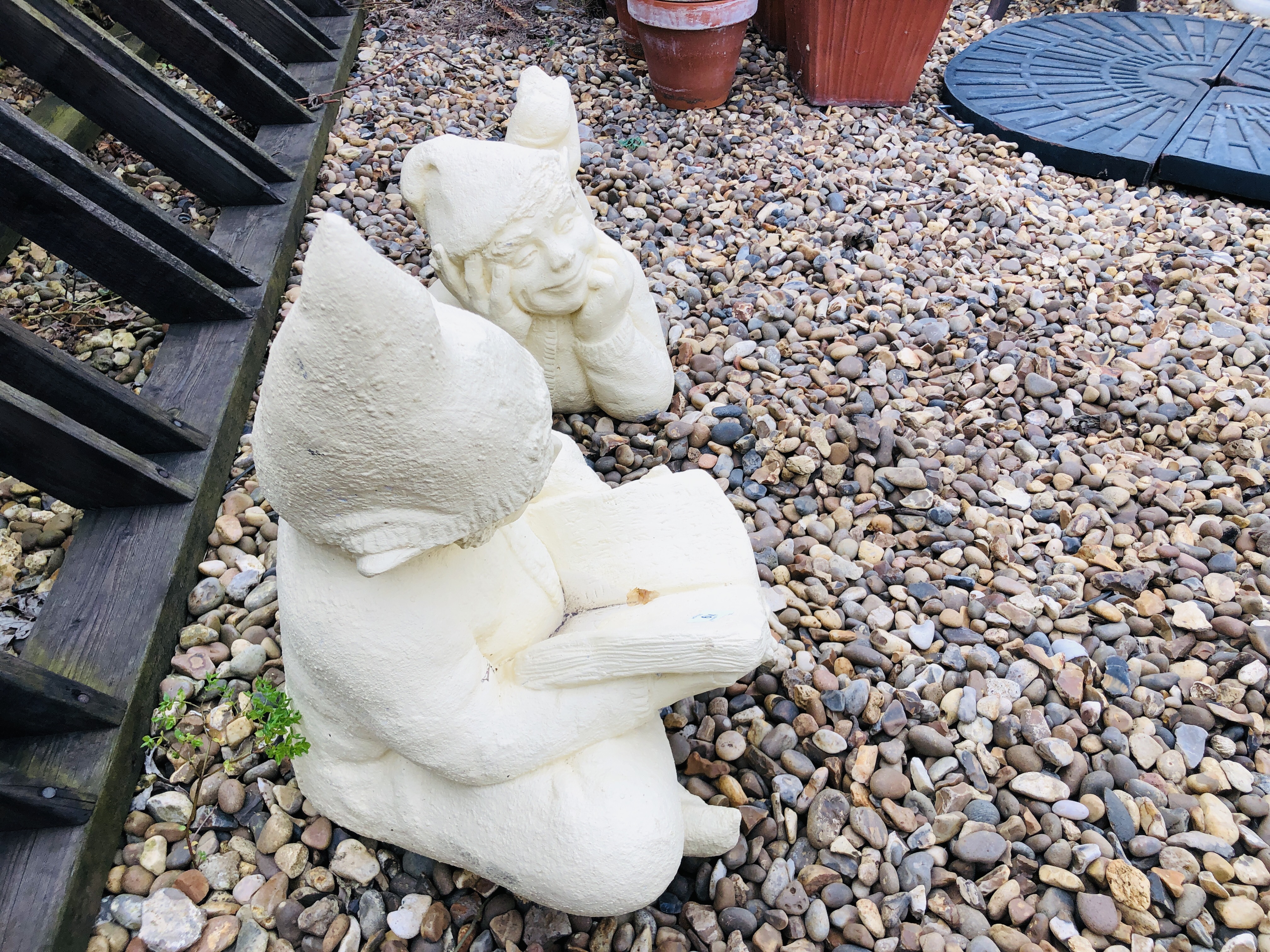 2 X STONEWORK GARDEN GNOMES - Image 4 of 5