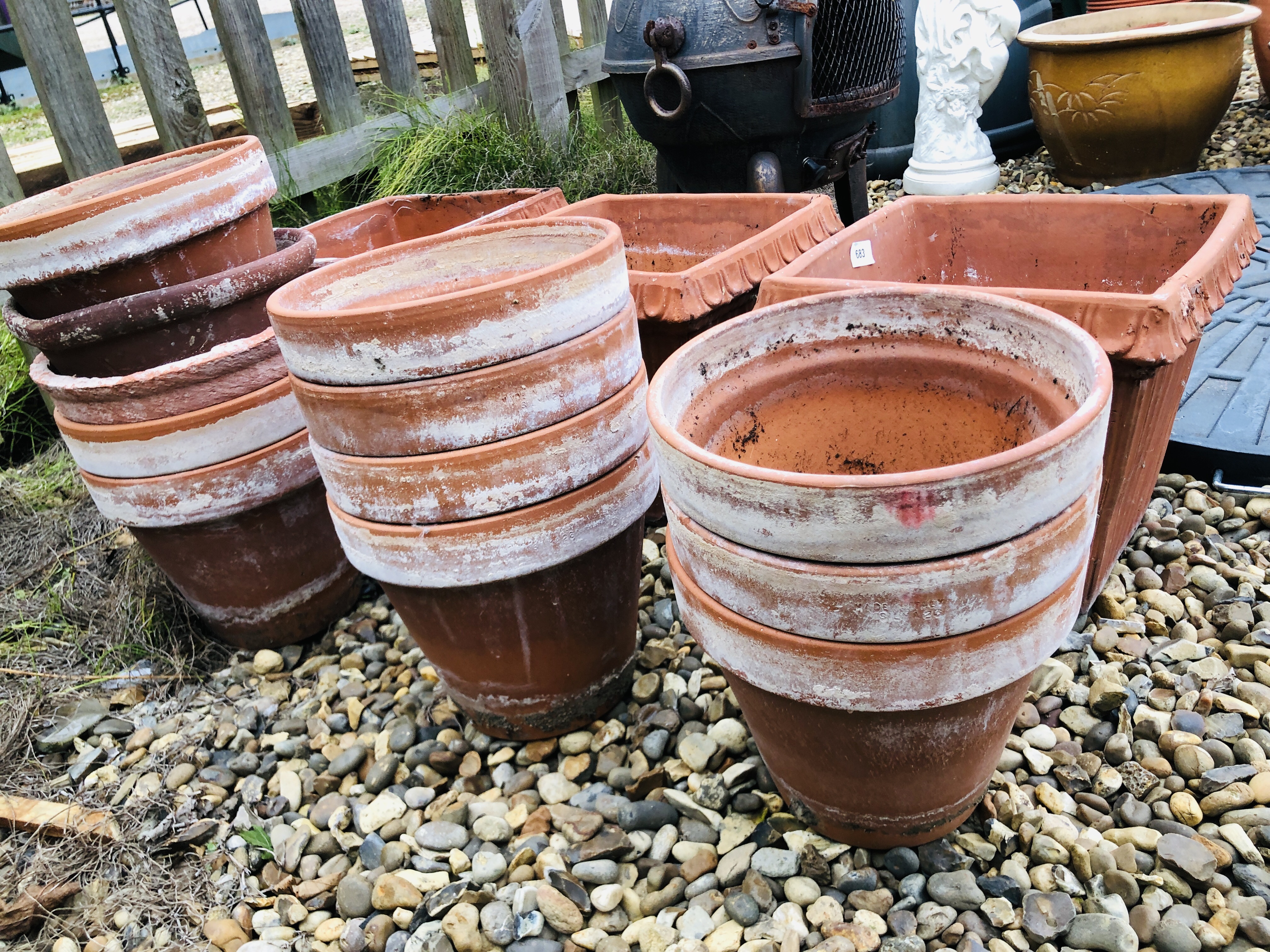 3 TERRACOTTA SQUARE TOP GARDEN PLANTERS ALONG WITH A COLLECTION OF TERRACOTTA POTS - Image 3 of 5