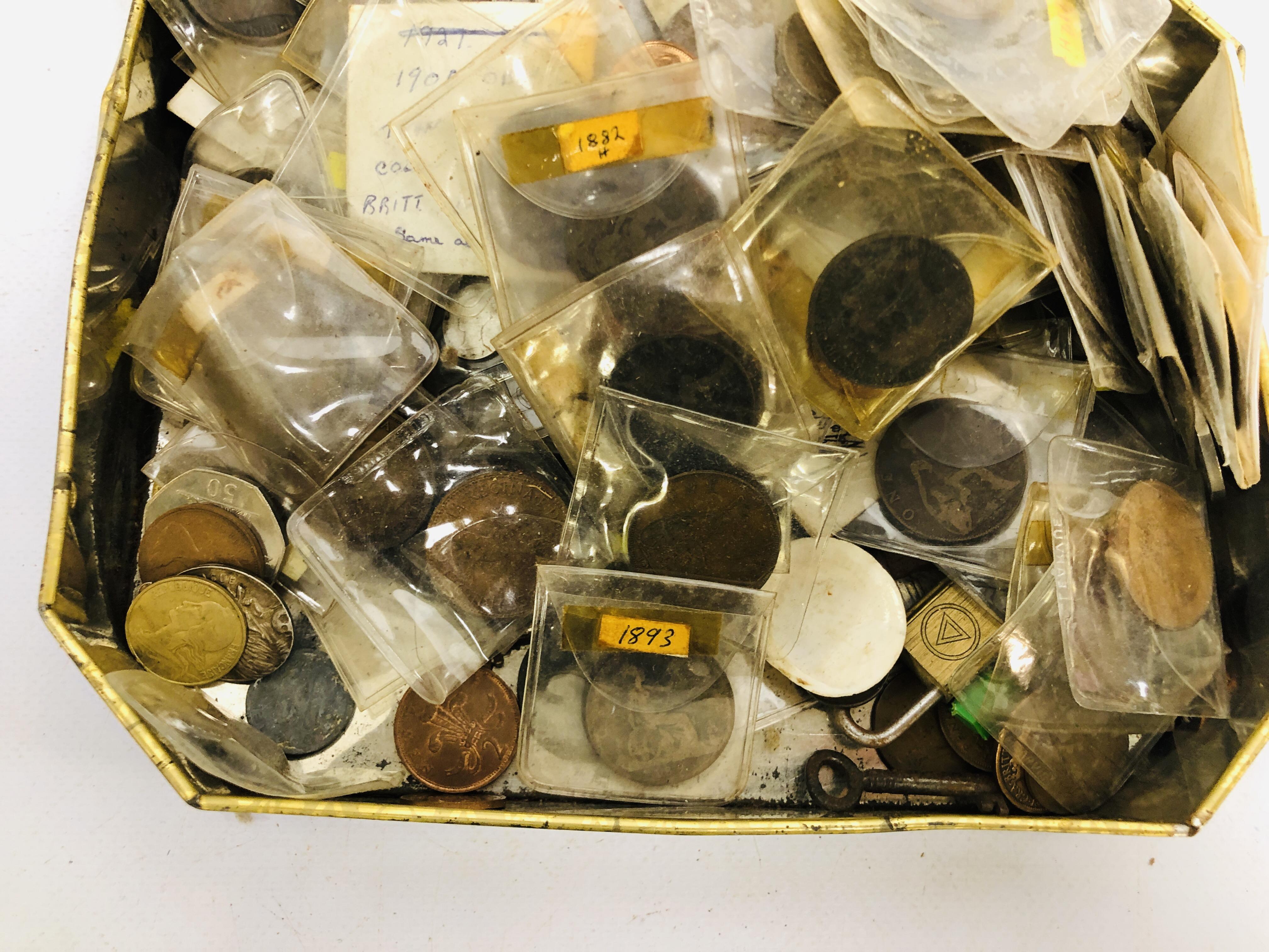 A TIN CONTAINING AN ASSORTMENT OF MIXED COINAGE - Image 5 of 5