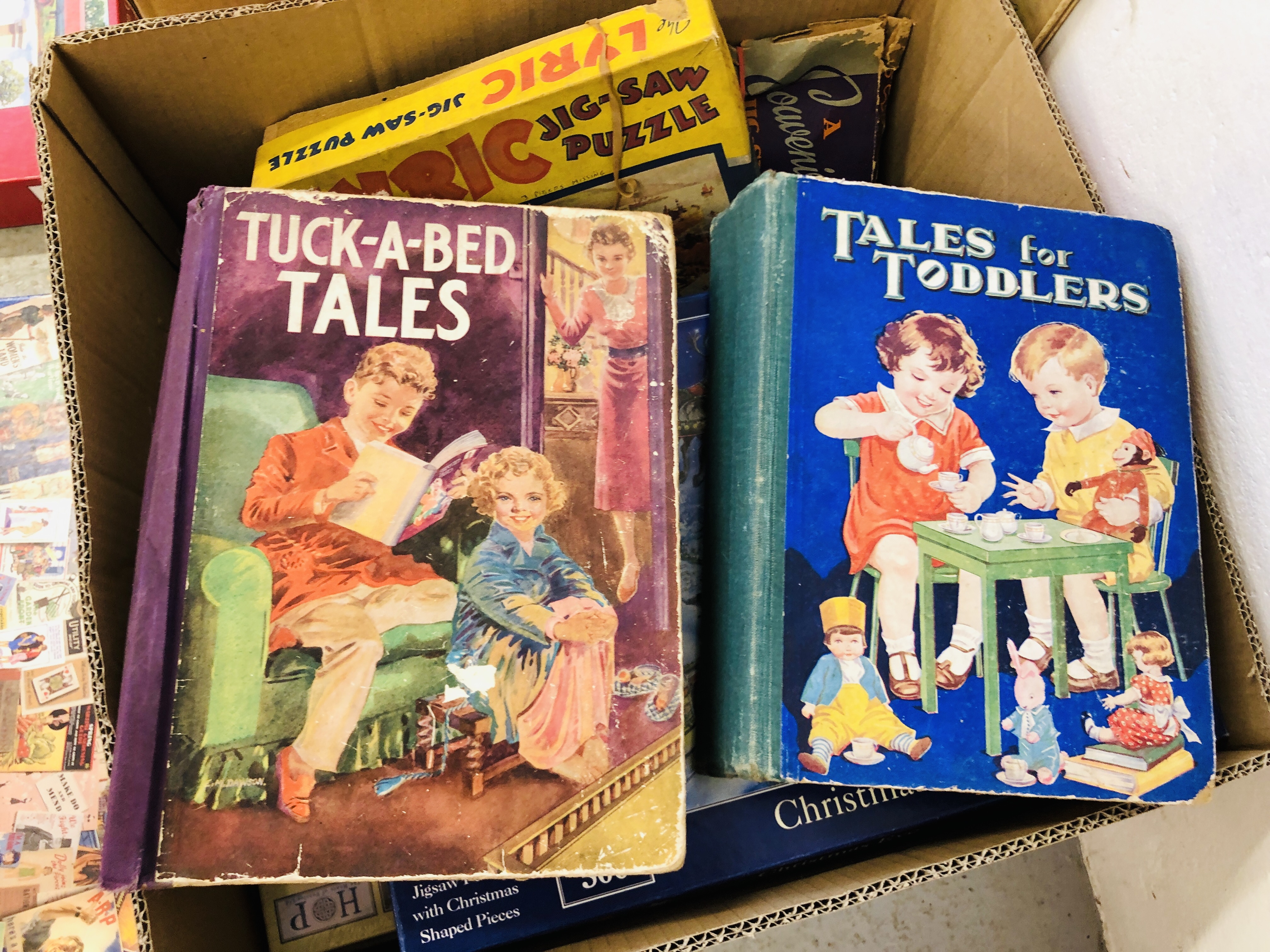 2 BOXES A/F CONTAINING VINTAGE JIGSAWS, TO INCLUDE WONDERS OF THE WORLD, WINDSOR CASTLE, THE LYRIC, - Image 2 of 7