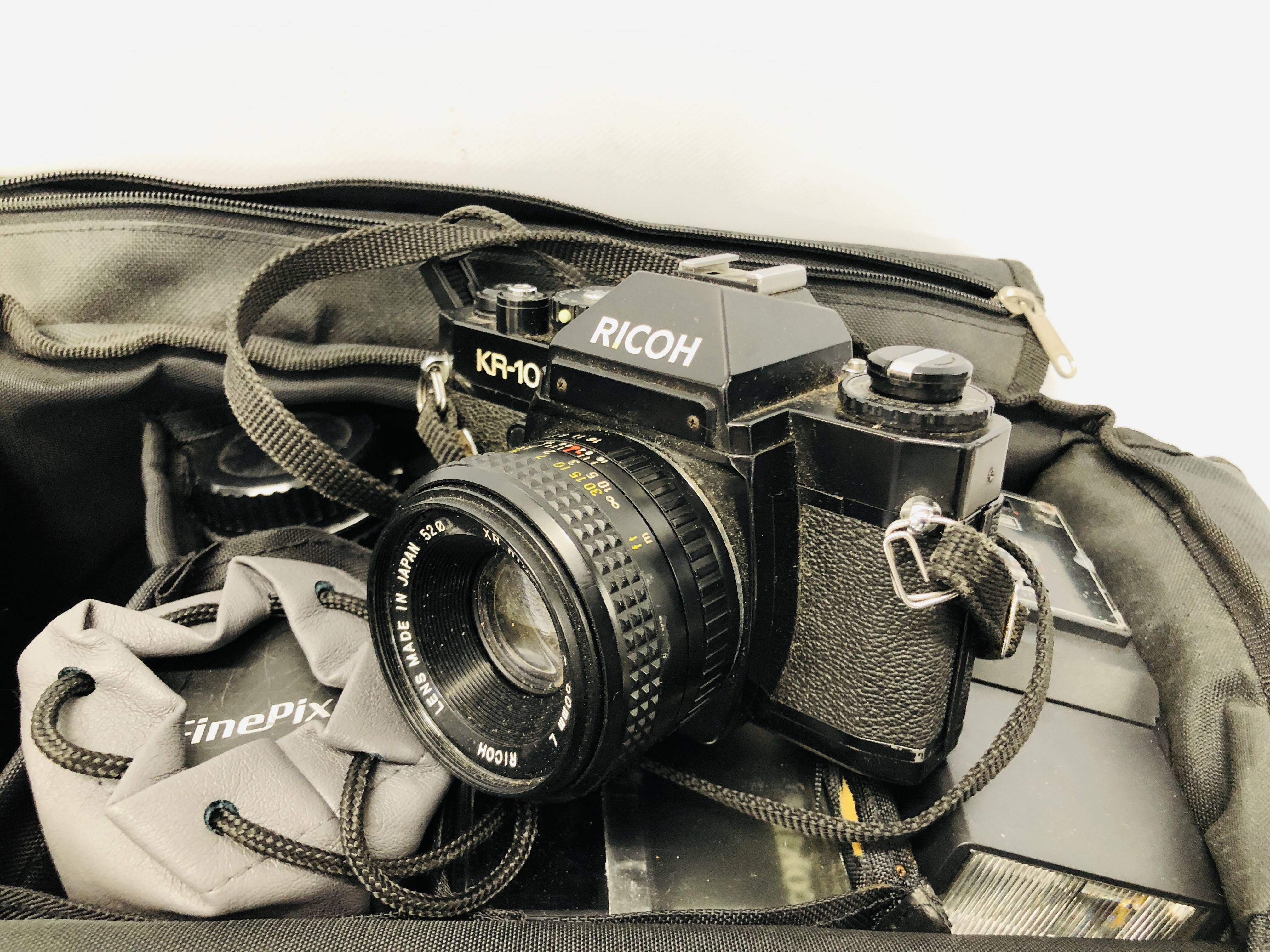 SLR PHOTOGRAPHIC EQUIPMENT TO INCLUDE - RICOH KR-10 CAMERA FITTED WITH 50MM LENS, - Image 4 of 10