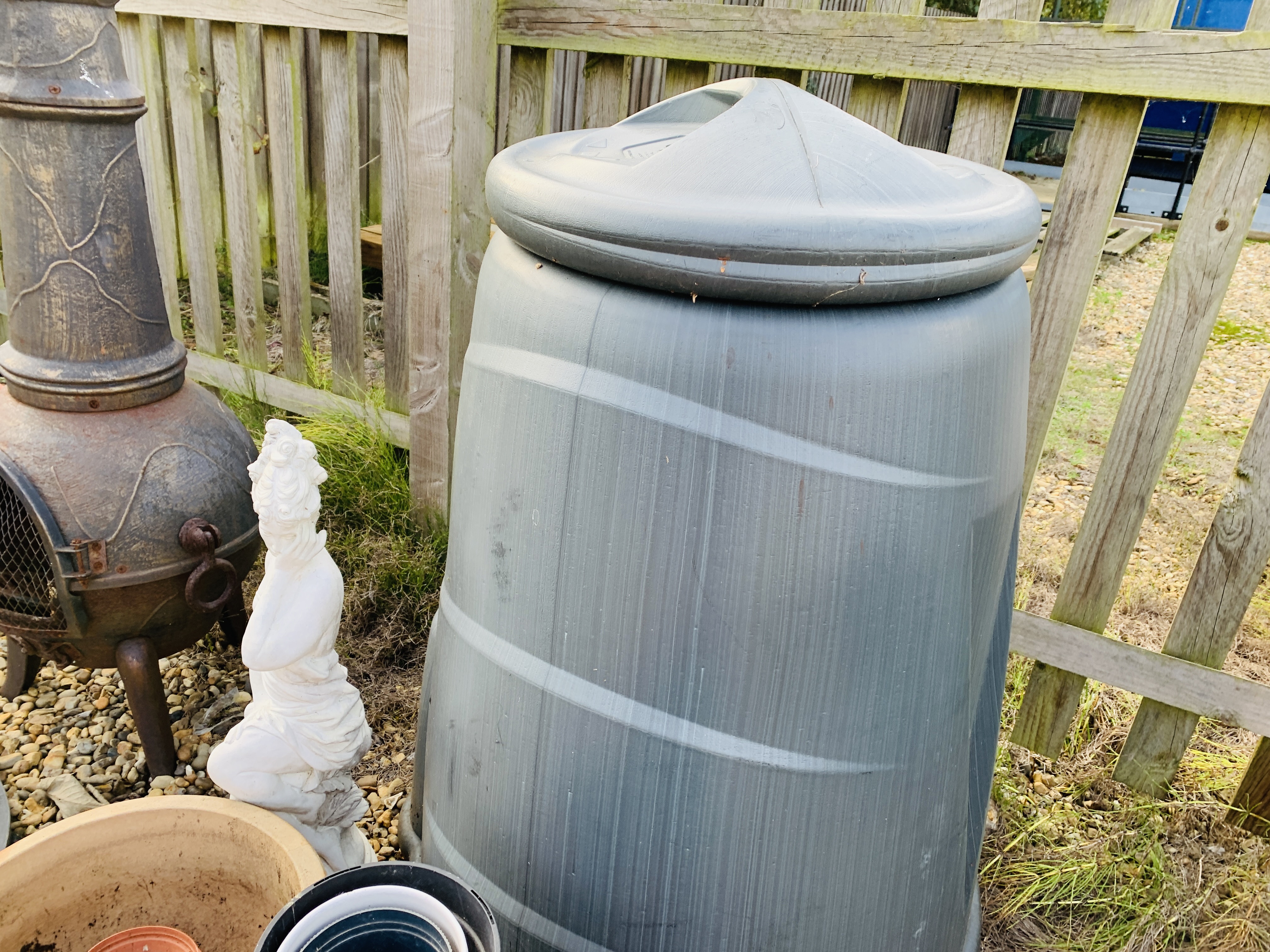 COMPOST BIN, A COLLECTION OF 8 GARDEN PLANTERS, GARDEN OWL ORNAMENT, - Image 4 of 4