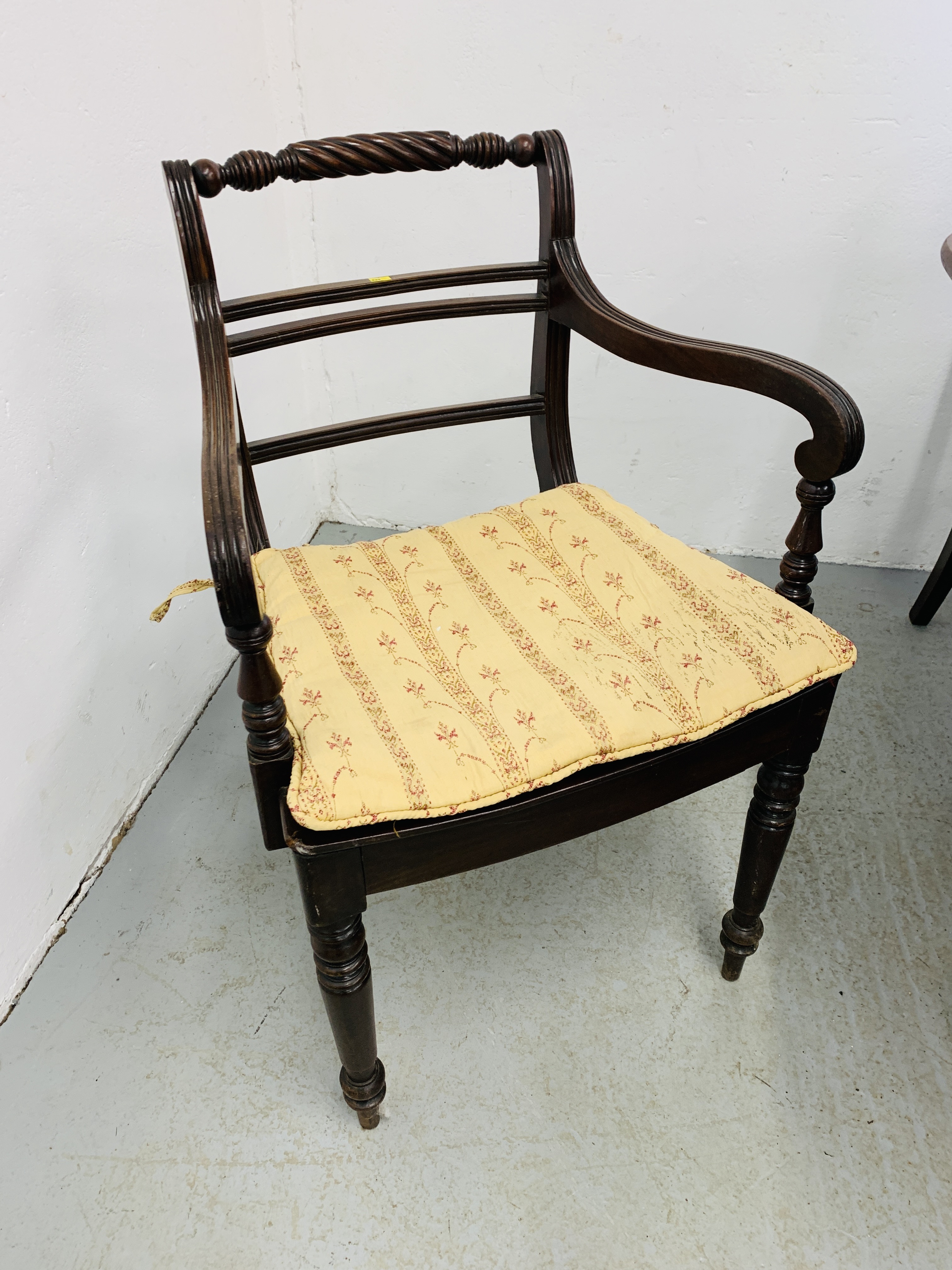 A SET OF 6 REGENCY MAHOGANY ROPE BACK DINING CHAIRS, 4 SIDE 2 CARVER, (1 CARVER A/F, - Image 12 of 12