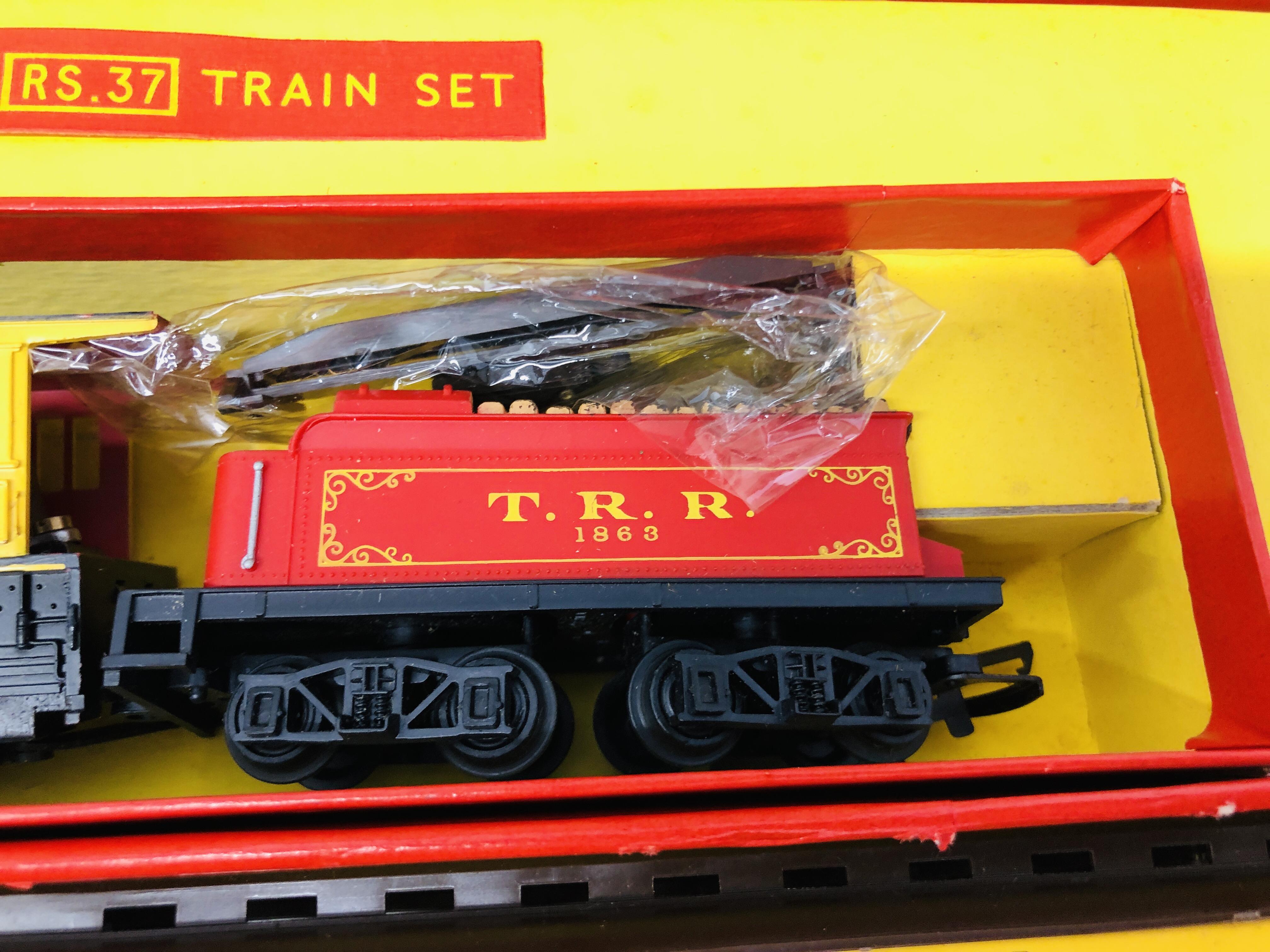 A BOXED TRIANG 00 GAUGE RS. - Image 8 of 12