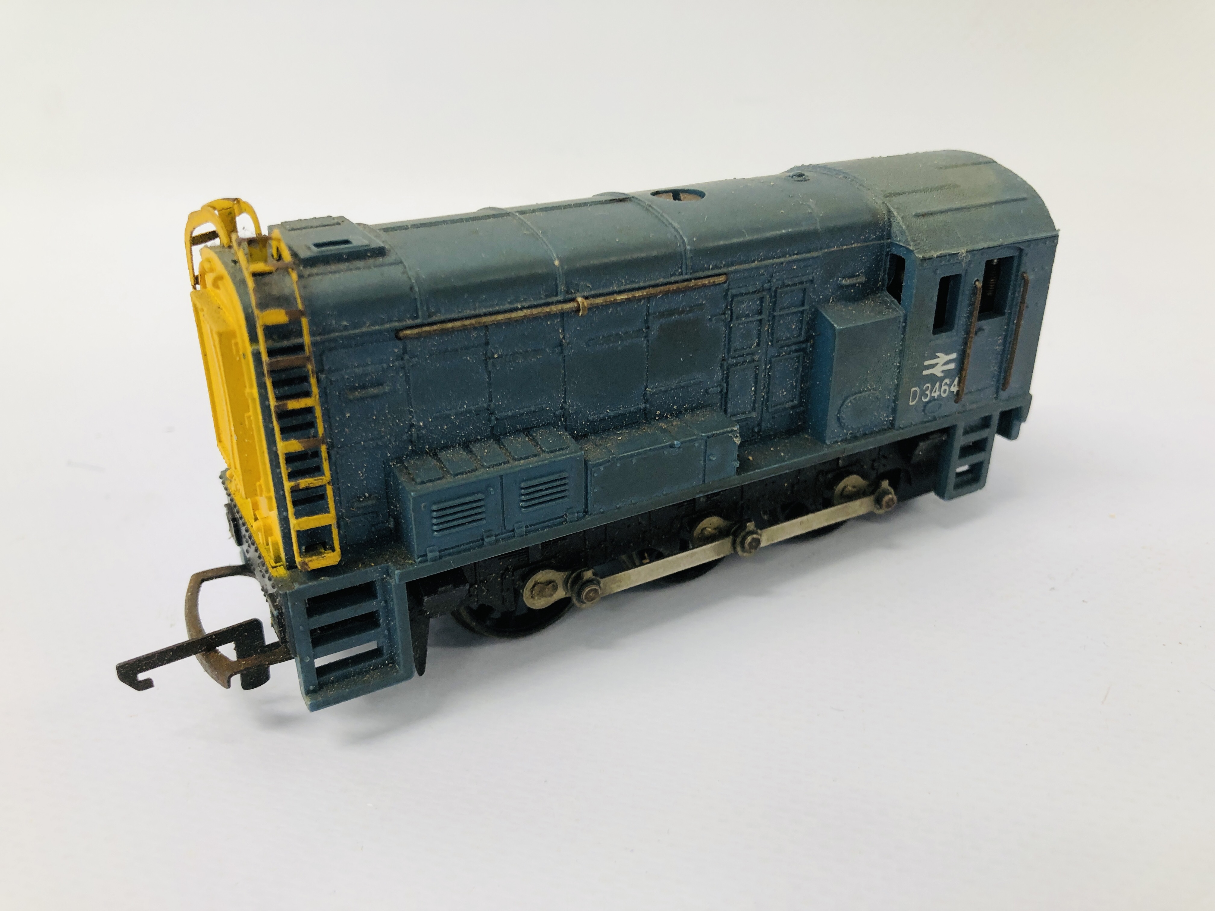 4 VARIOUS 00 GAUGE HORNBY LOCOMOTIVES INCLUDING DIESEL, ELECTRIC ETC. - Image 6 of 10