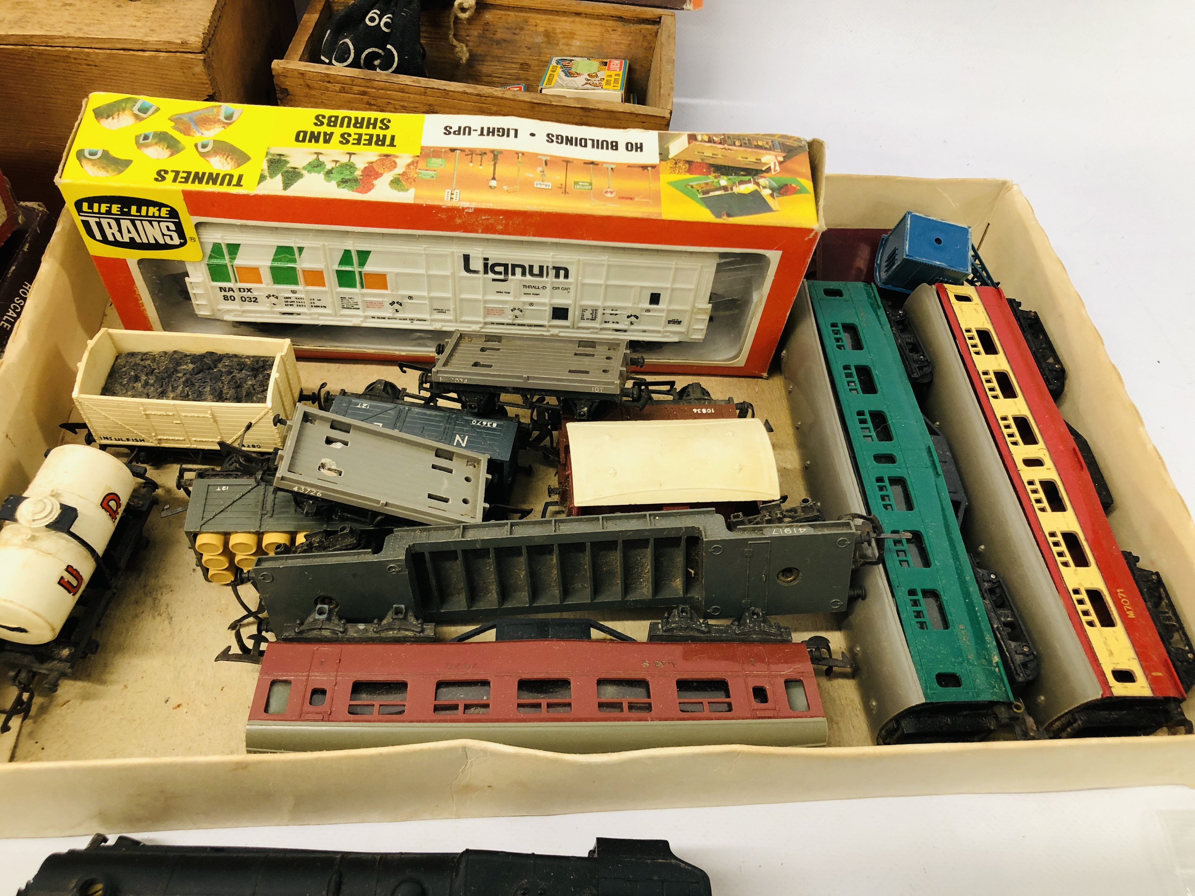 COLLECTION OF 00 GAUGE TRI-ANG HORNBY, LOCOMOTIVES, - Image 9 of 14