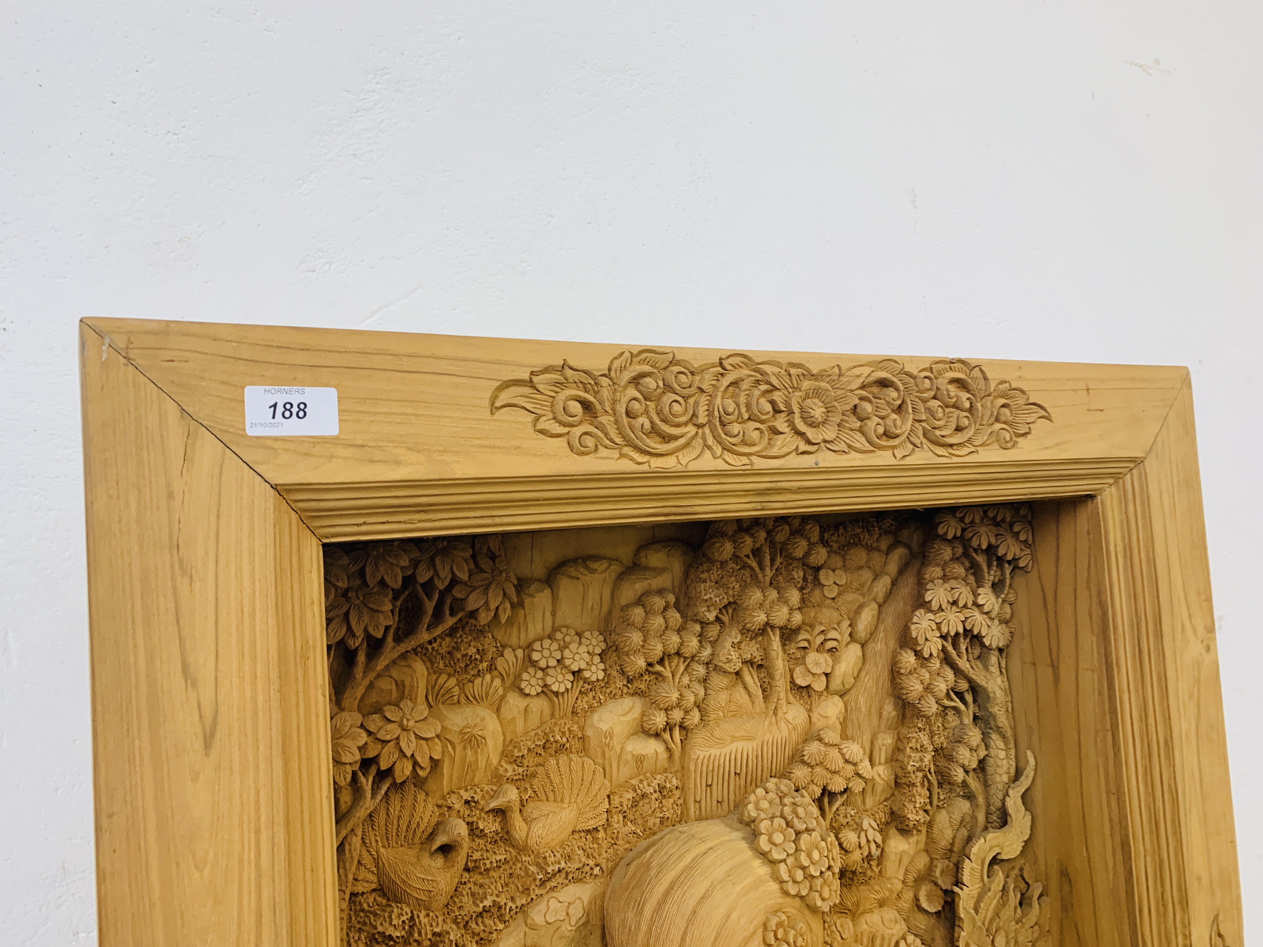 AN IMPRESSIVE ASIAN HAND CARVED TEAK THREE DIMENSIONAL PANEL OF GIRL WITH BIRDS AND FOLIAGE - - Image 8 of 10