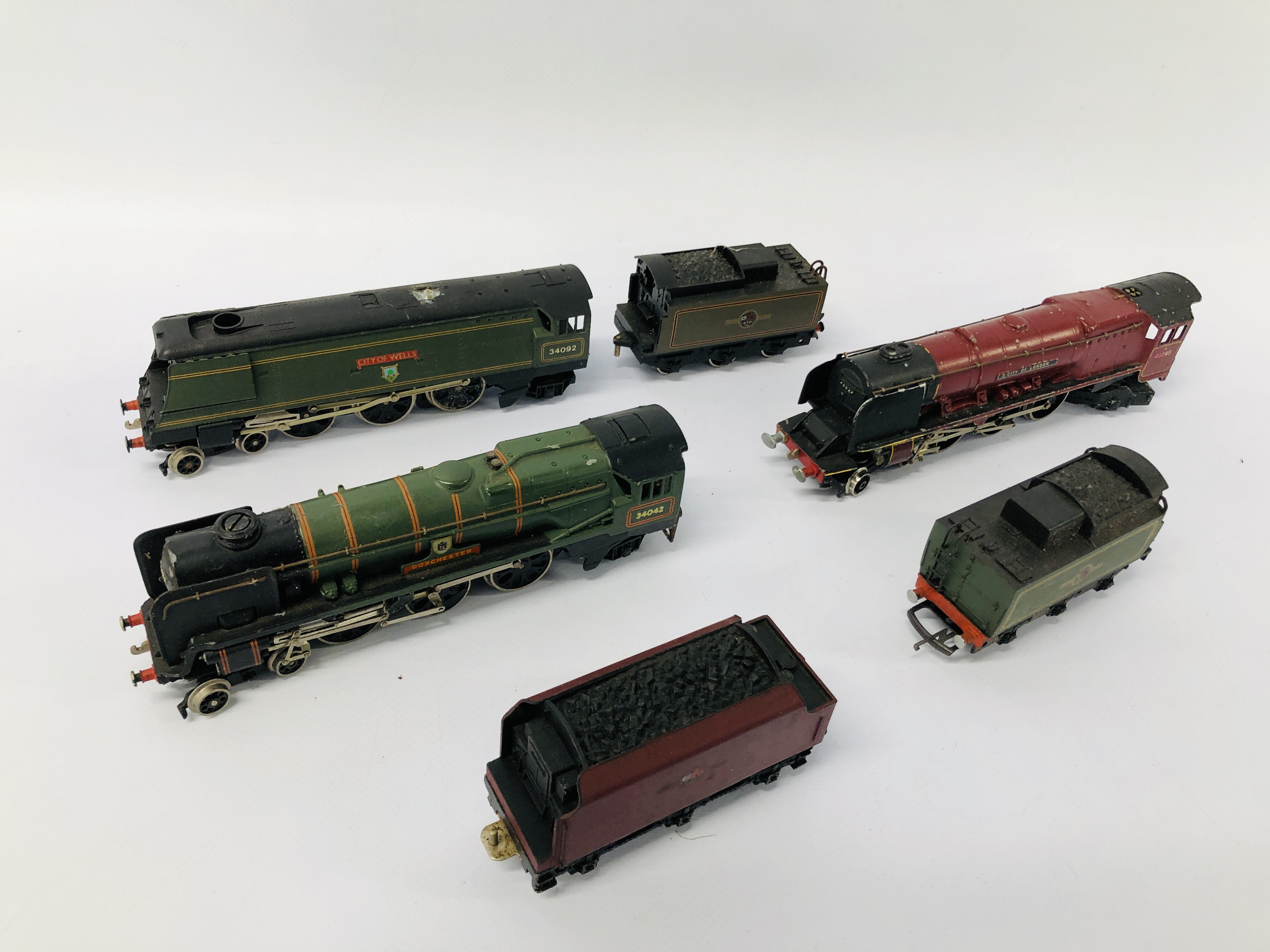 3 X WRENN 00 GAUGE LOCOMOTIVES AND TENDERS TO INCLUDE CITY OF WELLS,