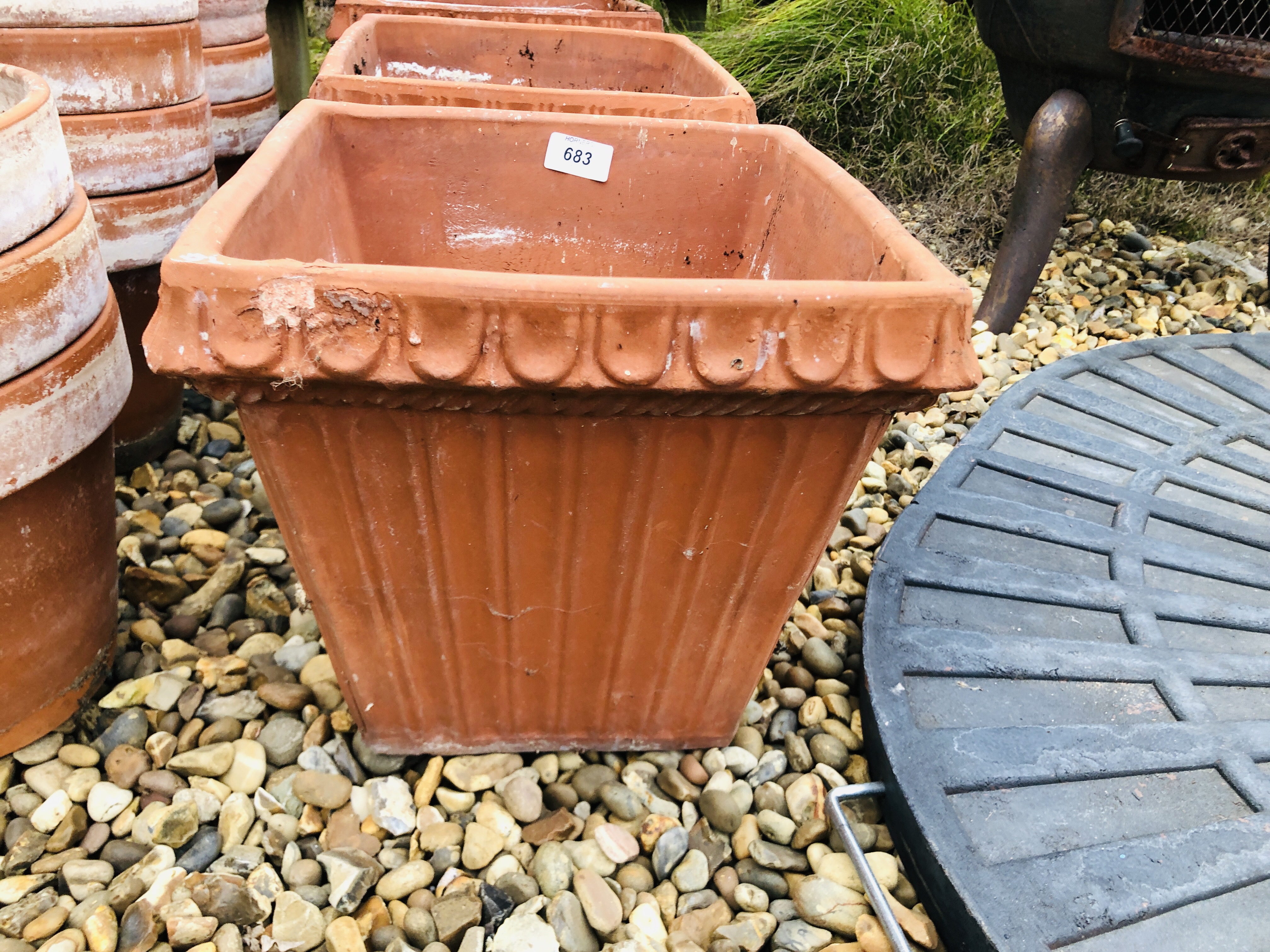 3 TERRACOTTA SQUARE TOP GARDEN PLANTERS ALONG WITH A COLLECTION OF TERRACOTTA POTS - Image 2 of 5