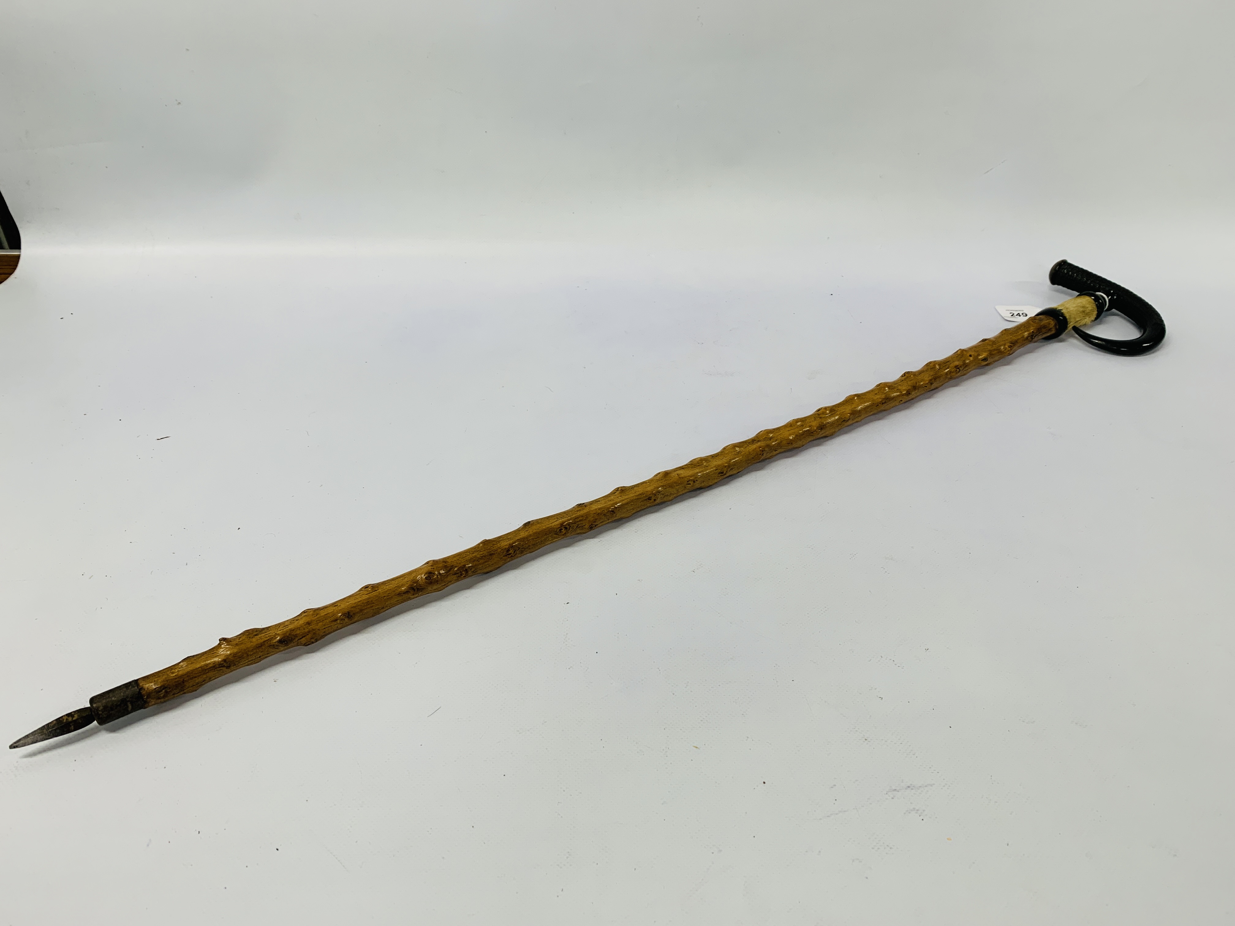 VINTAGE HORN HANDLED WALKING STICK