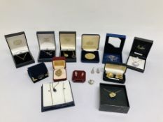 A COLLECTION OF VARIOUS BOXED NECKLACES,