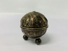 SILVER ROUND STRING BOX ON 3 BALL FEET (96gm)