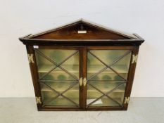 AN ANTIQUE OAK 2 DOOR WALL HANGING GLAZED DISPLAY CABINET WITH PITCHED PEDIMENT,