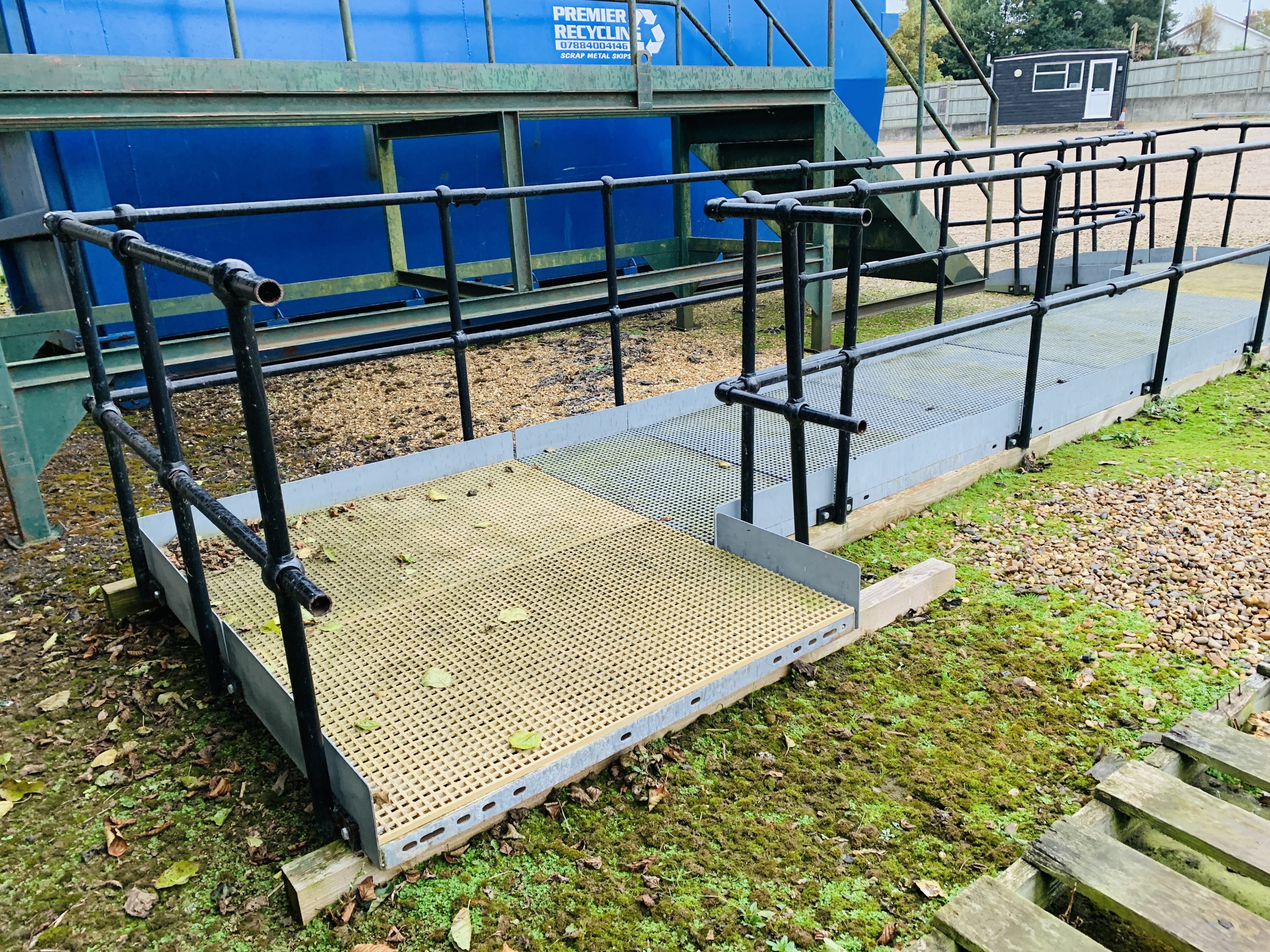 A SECTIONAL GALVANISED STEEL FRAME DISABILITY ACCESS RAMP COMPLETE WITH HANDRAILS AND ADJUSTABLE - Image 5 of 5