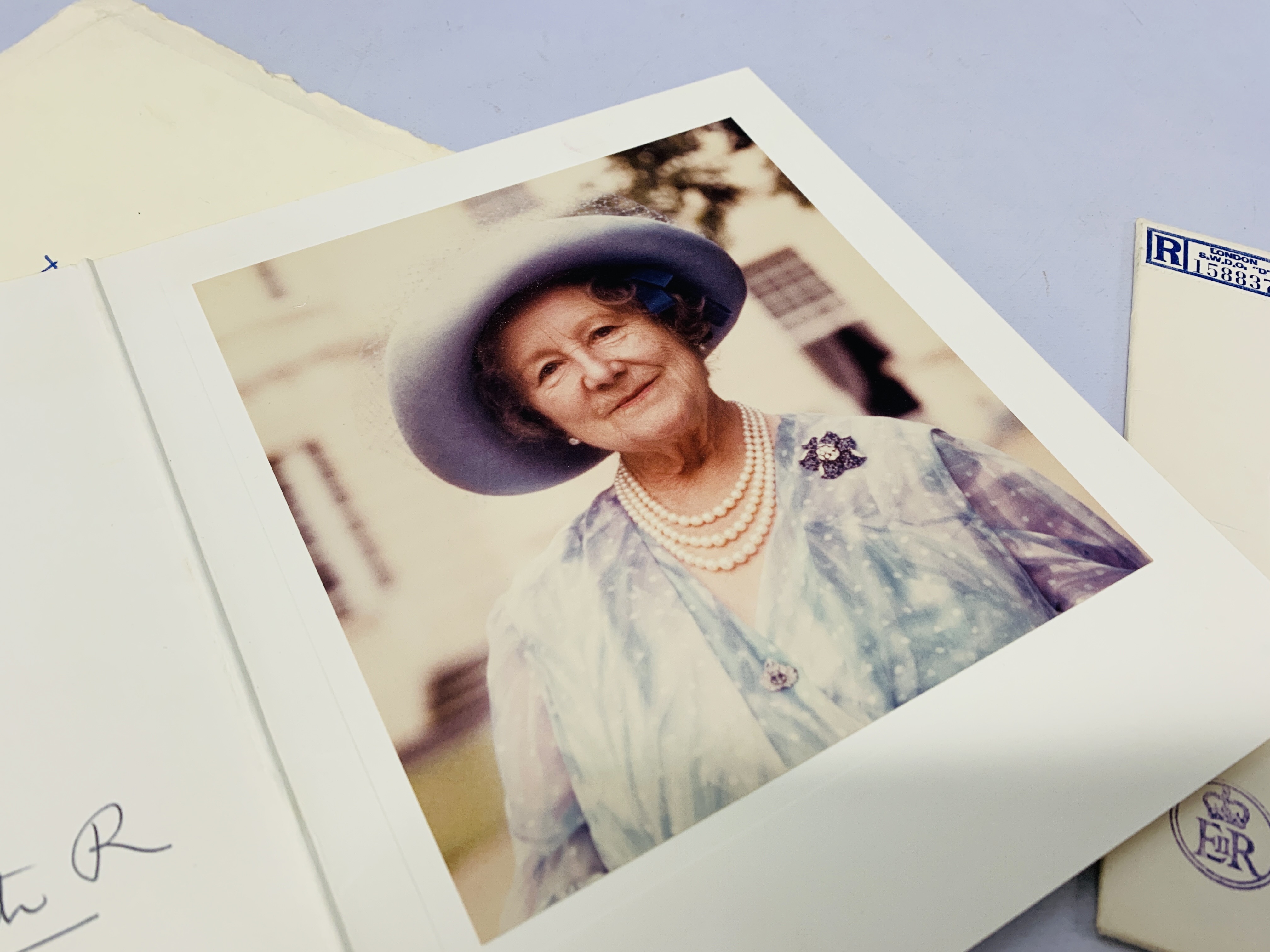 AN INK SIGNED ROYAL CHRISTMAS CARD FROM THE QUEEN MOTHER 1983 ALONG WITH AN INK SIGNED ROYAL - Image 3 of 10