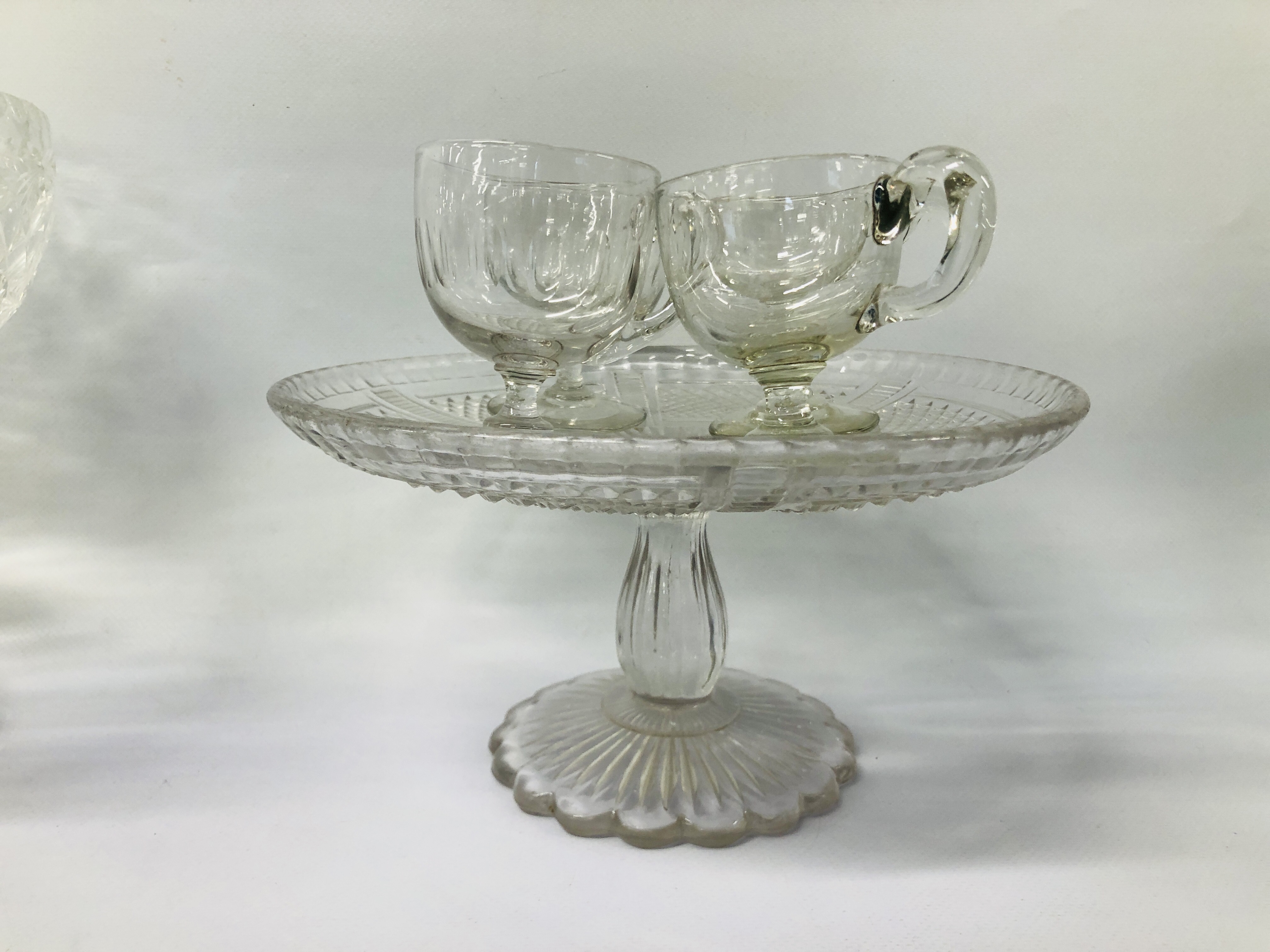 COLLECTION OF GLASSWARE TO INCLUDE VINTAGE DECANTERS, CAKE STAND, BLUE GLASS VASE, - Image 8 of 20
