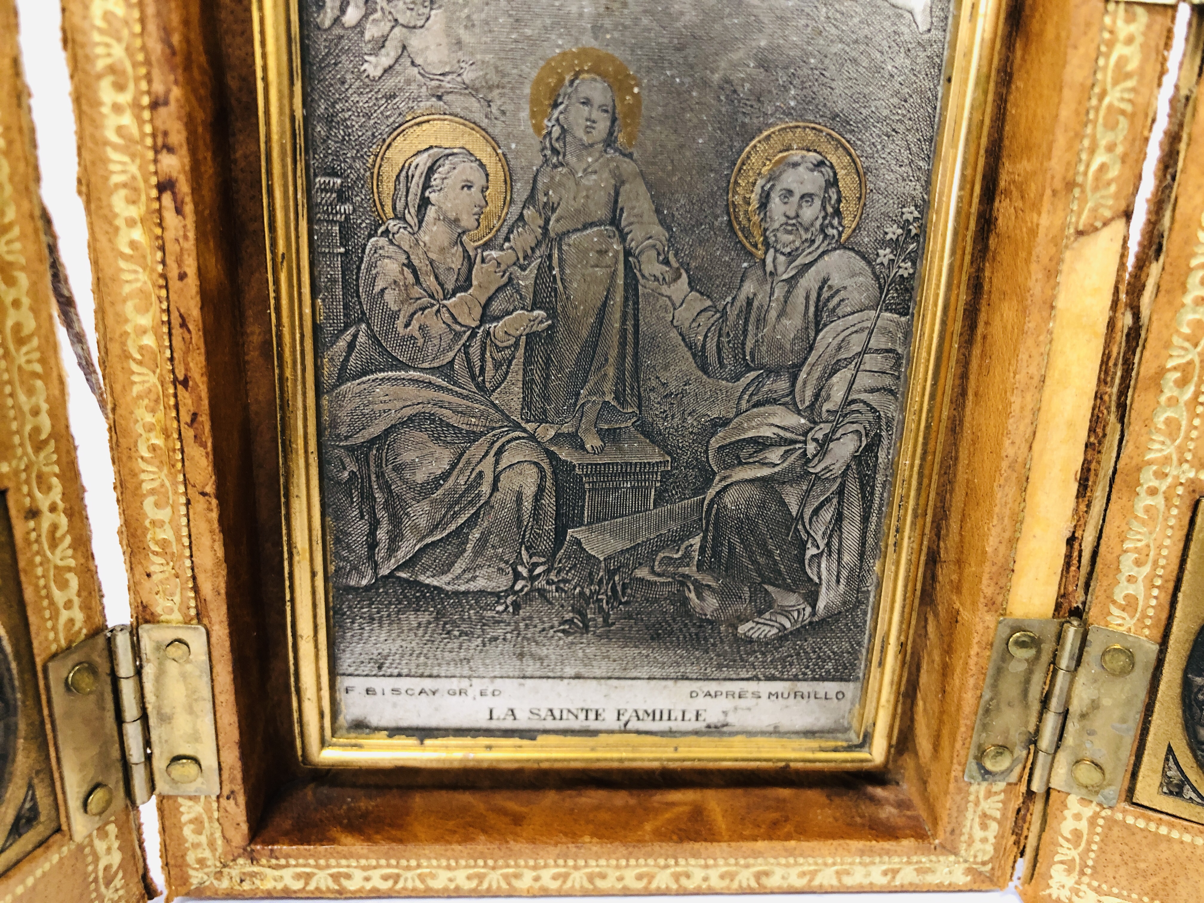 COLLECTION OF VINTAGE MAINLY RELIGIOUS ITEMS TO INCLUDE FRAMED MINIATURE ROSARY BEADS AND TIN, - Image 18 of 22