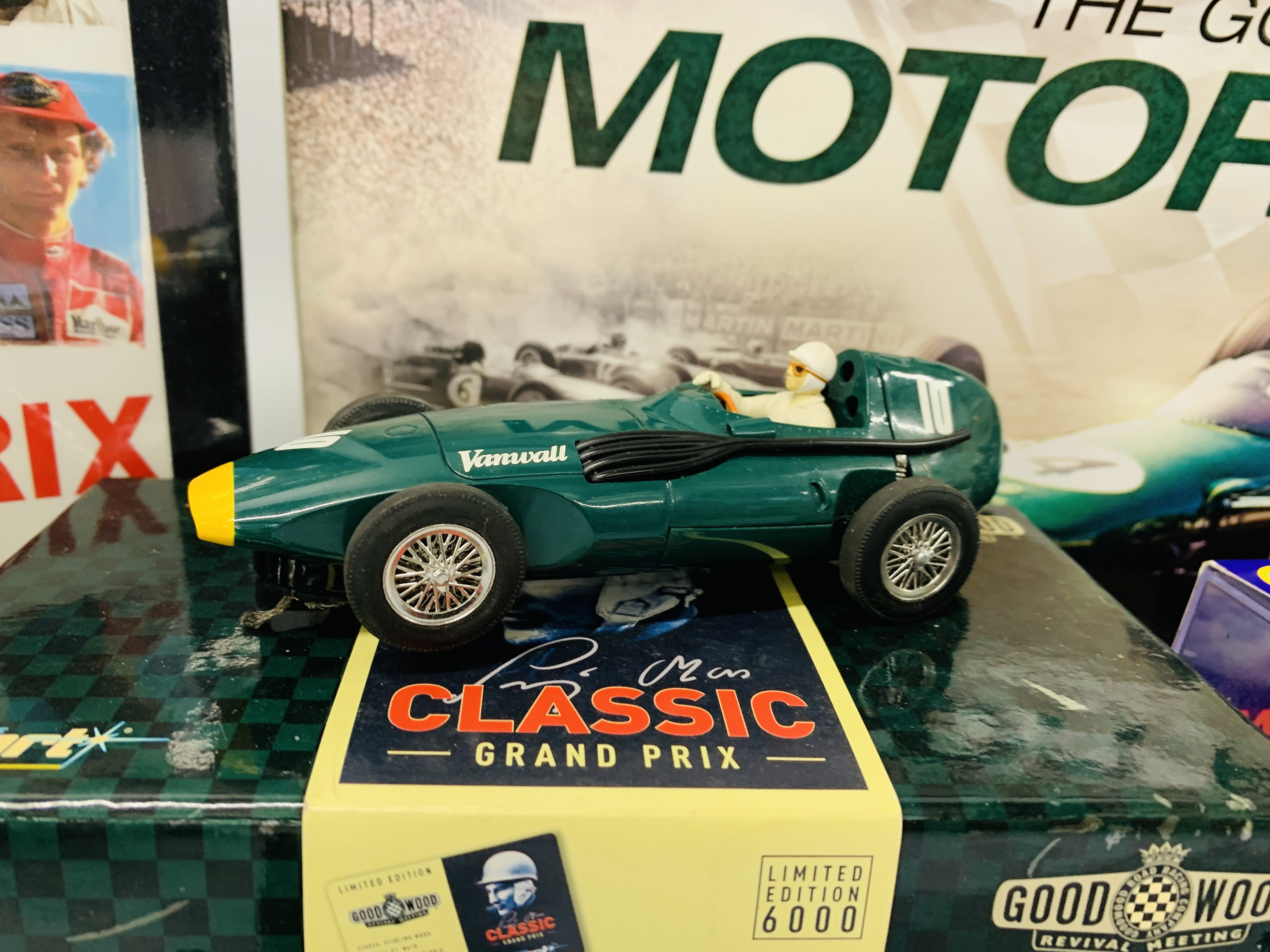 4 VARIOUS SCALEXTRIC VEHICLES TO INCLUDE VANWALL F1 CLASSIC GRAND PRIX BOXED, - Image 5 of 8