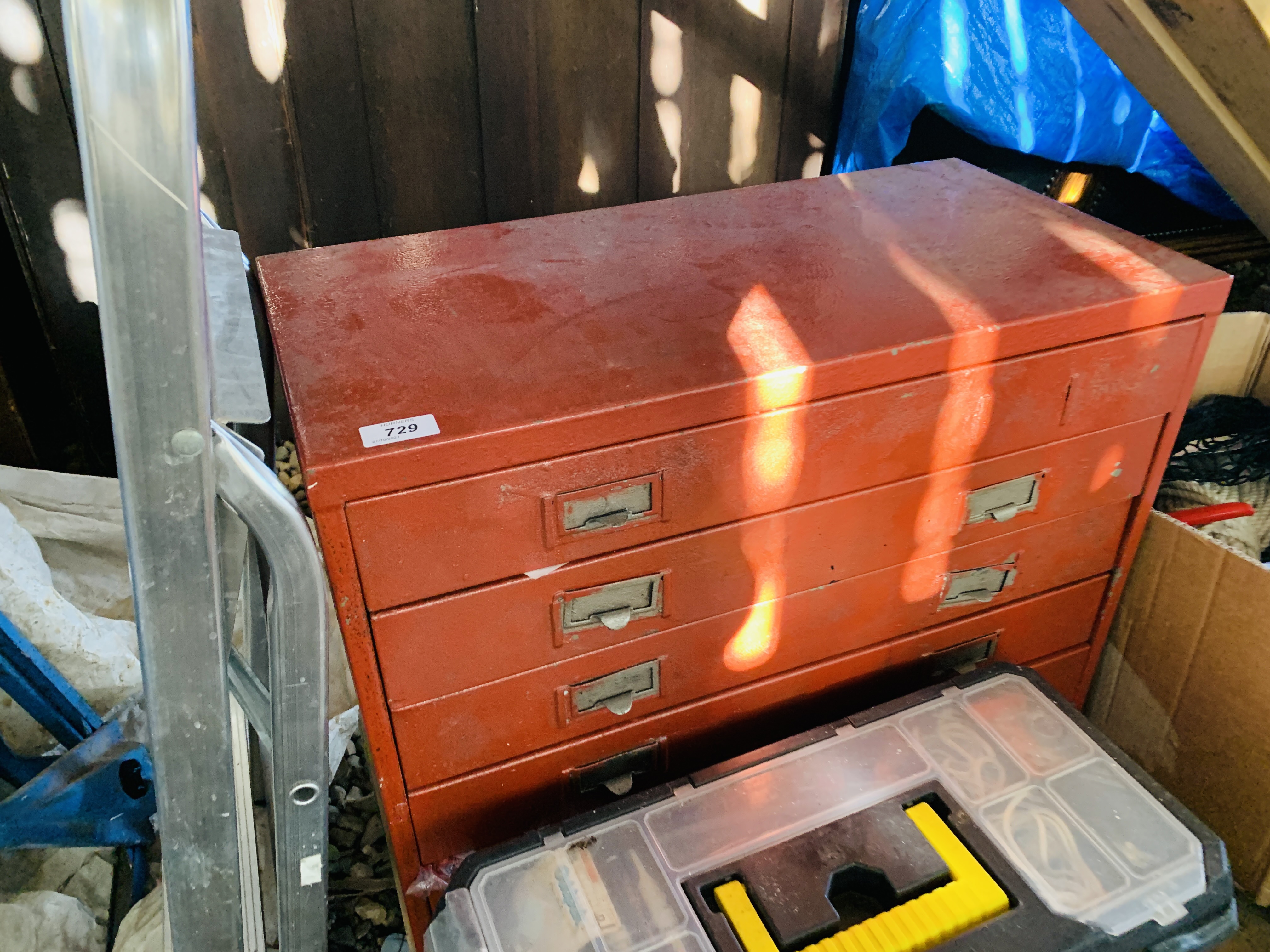 A QTY OF TOOLS AND SHED SUNDRIES, FIVE DRAWER METAL TOOL BOX AND CONTENTS, POWER HAND PULLER, - Image 2 of 12