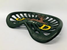 (R) JOHN DEERE TRACTOR SEAT