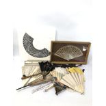 COLLECTION OF VINTAGE FANS TO INCLUDE FRAMED LACE AND MOTHER OF PEARL FAN,