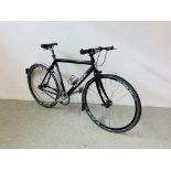 A GENTS PEARSON SINGLE SPEED LIGHTWEIGHT ROAD BIKE WITH CARBON FIBRE FORKS,