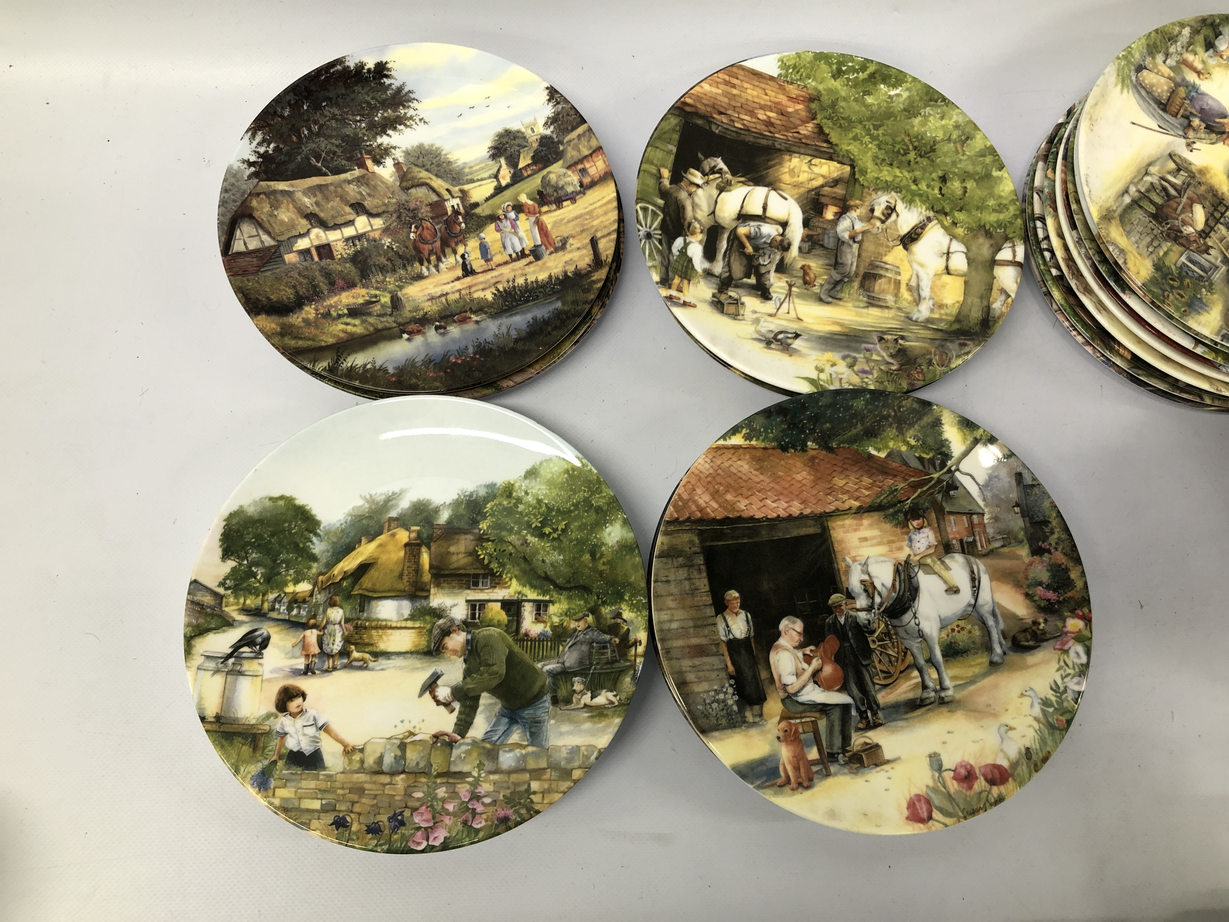 A COLLECTION OF ROYAL DOULTON COLLECTOR'S PLATES ALONG WITH PORCELAIN MINIATURE COTTAGE INCLUDING - Image 4 of 20