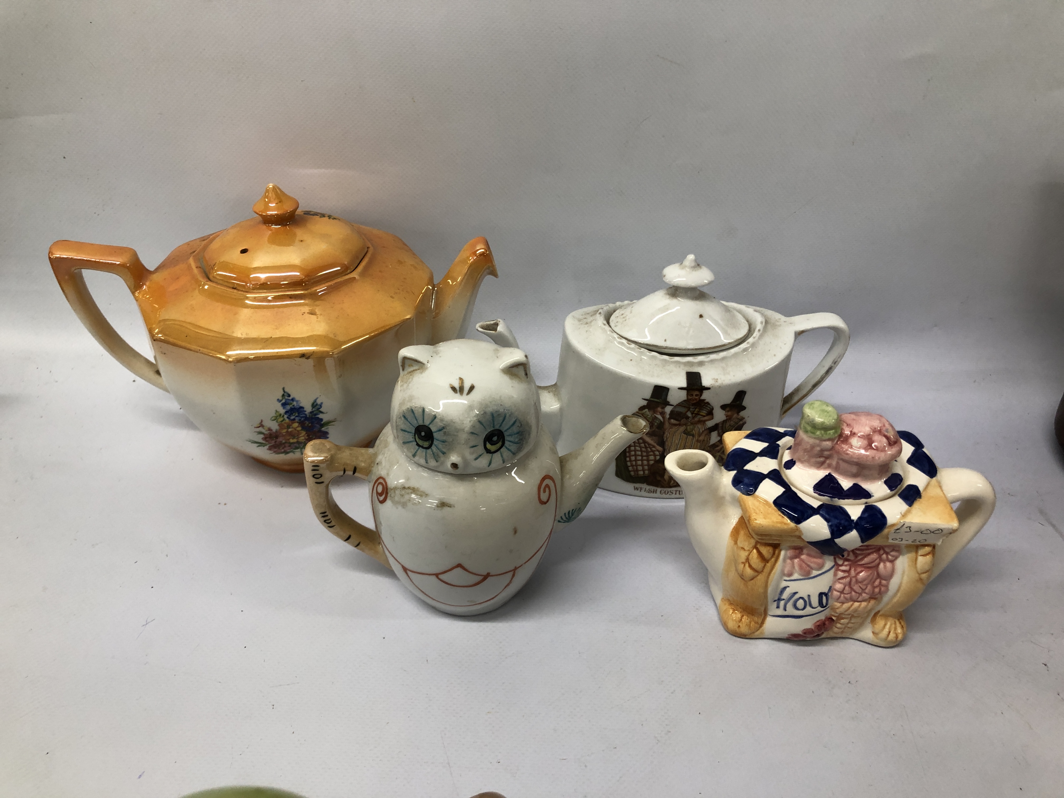 DECORATIVE TEAPOTS TO INCLUDE HOUSES, - Image 5 of 12