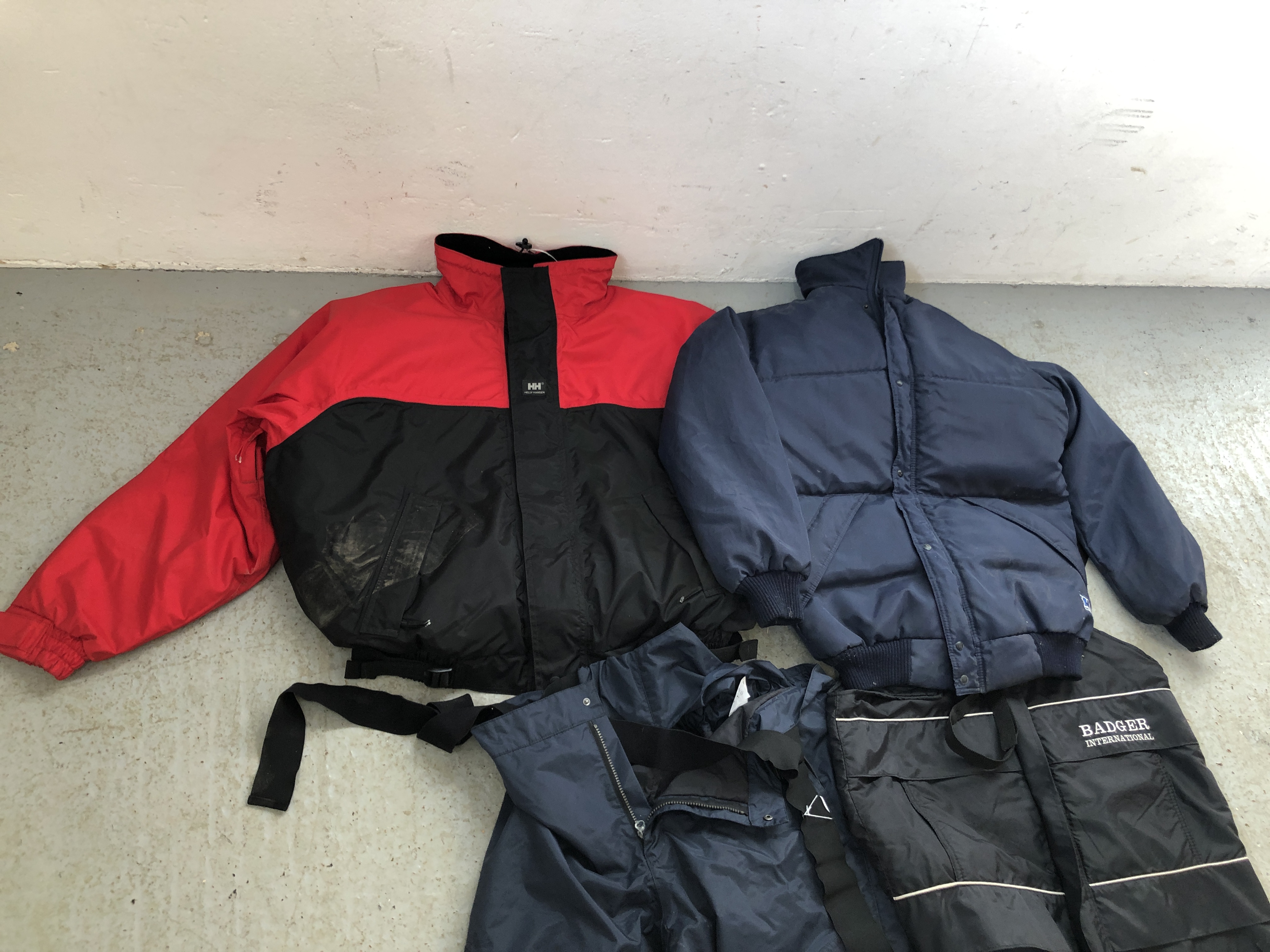 A HELLY HANSEN JACKET AND TROUSERS, JACKET SIZE SMALL, - Image 4 of 4
