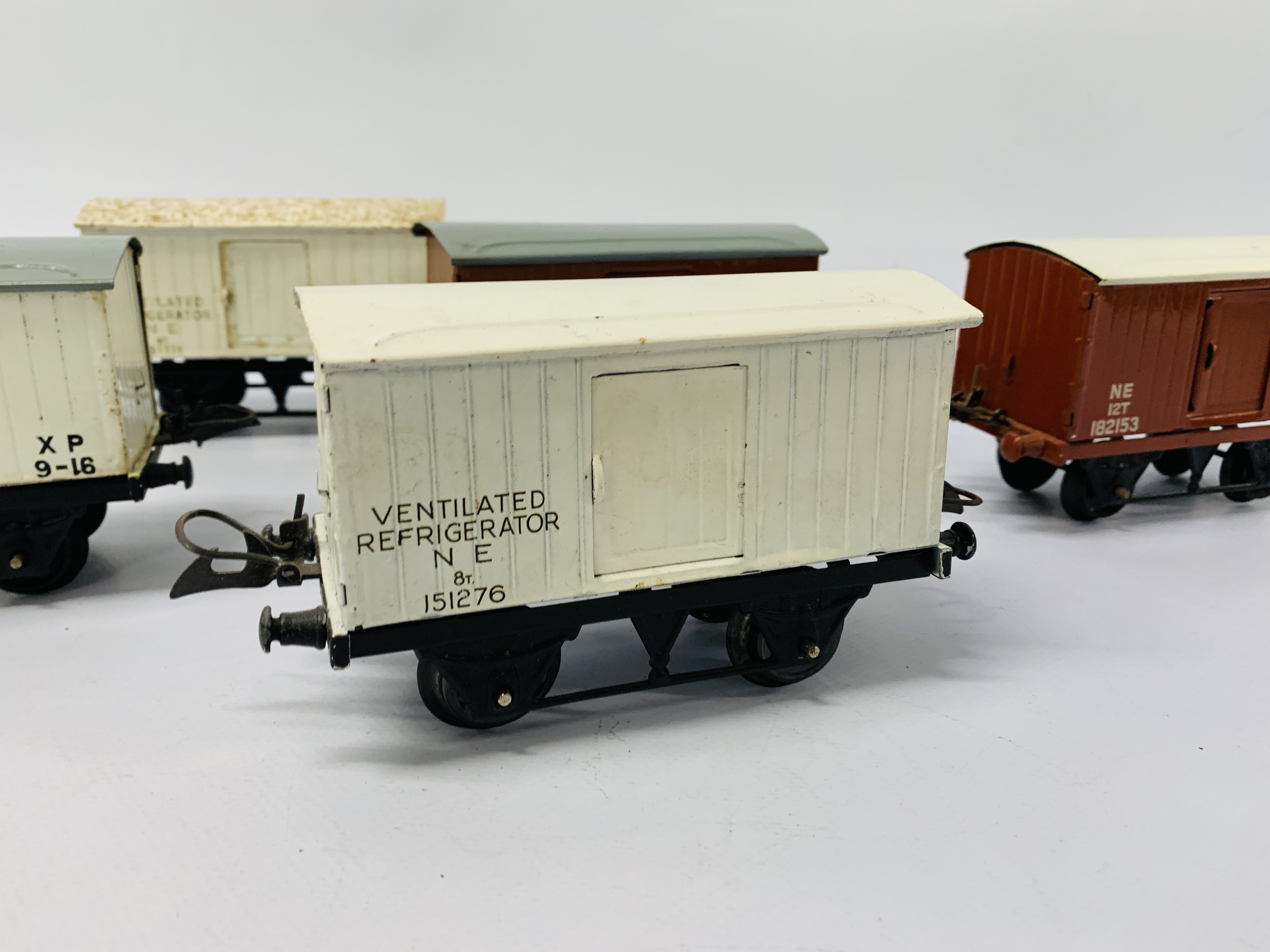 5 X VINTAGE HORNBY MECCANO 0 GAUGE GOODS TRUCKS - Image 2 of 6