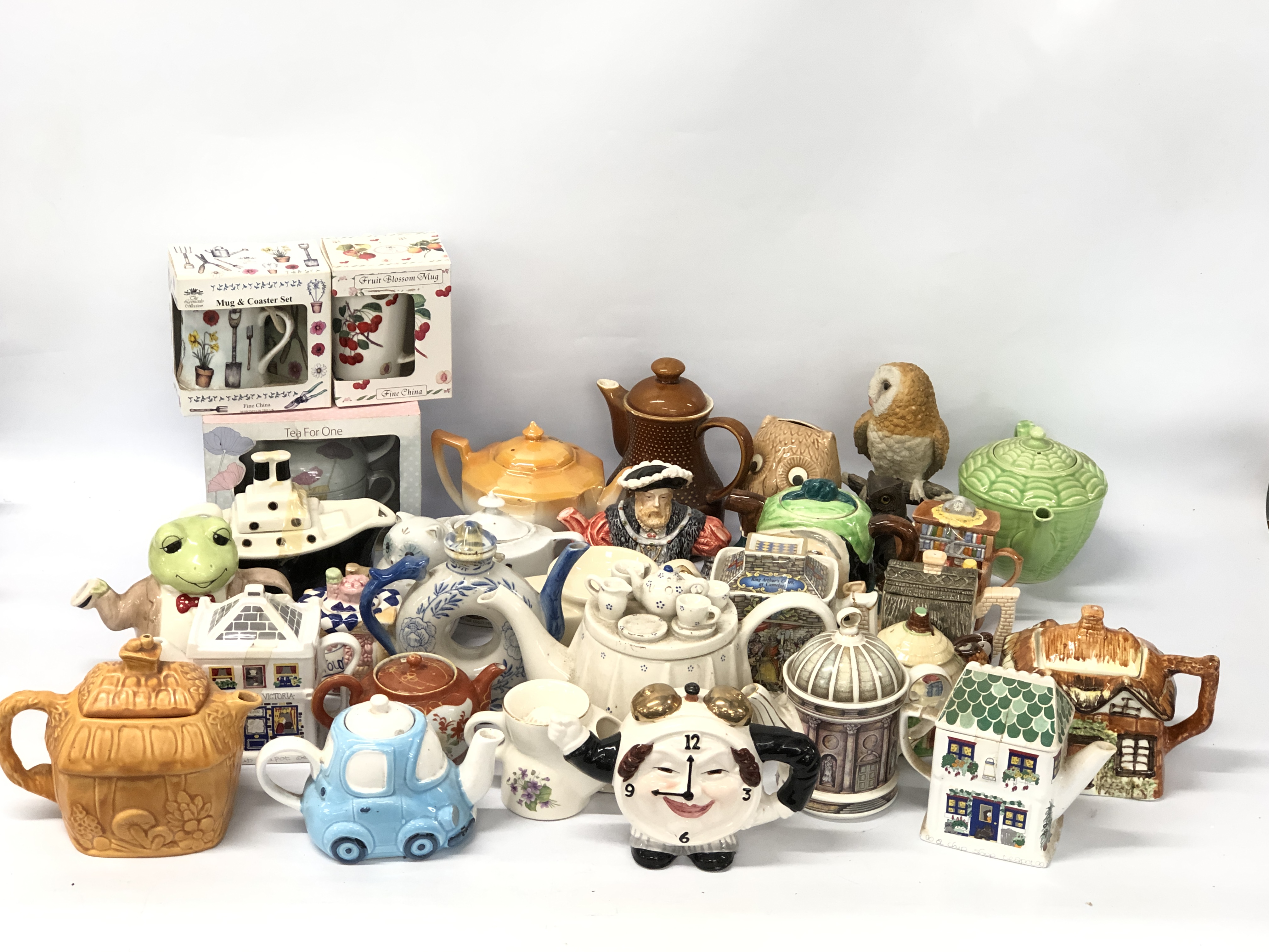 DECORATIVE TEAPOTS TO INCLUDE HOUSES, - Image 2 of 12