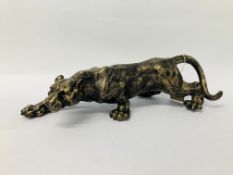 (R) CAST LION FIGURE